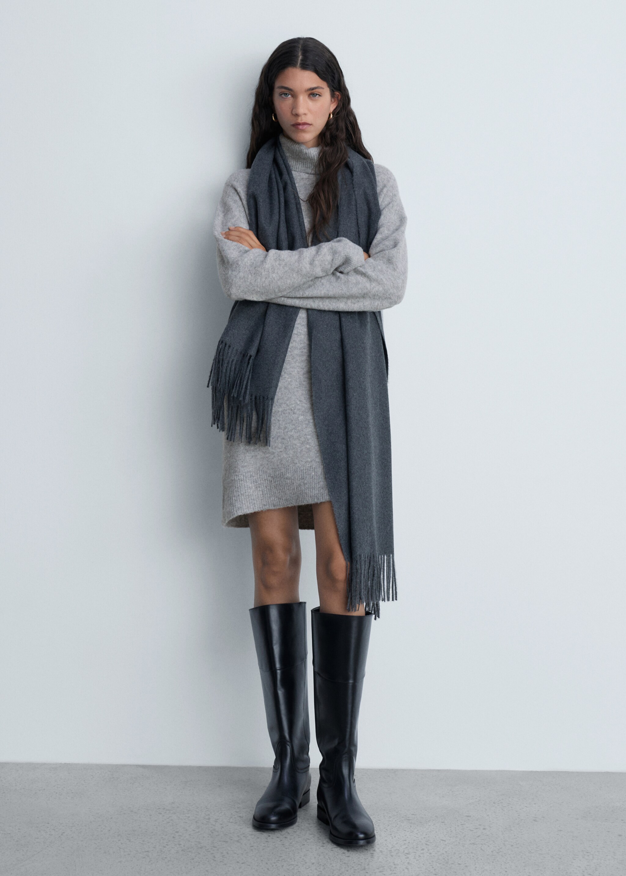 Short knitted turtleneck dress - General plane