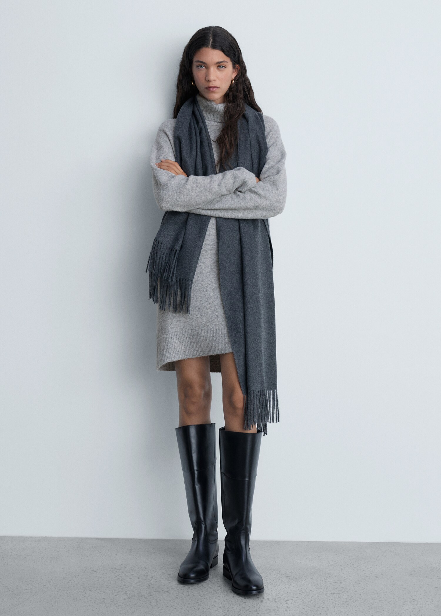 Short knitted turtleneck dress - General plane
