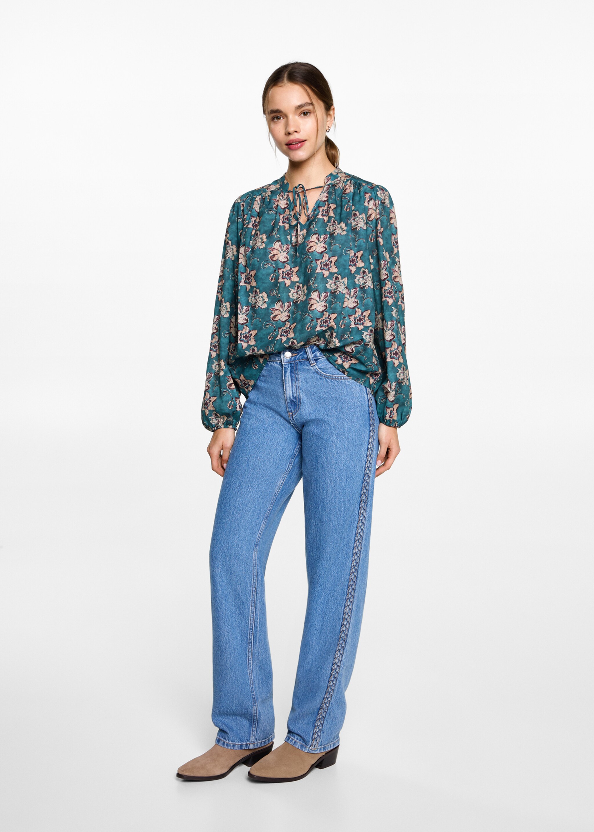 Floral print blouse - General plane