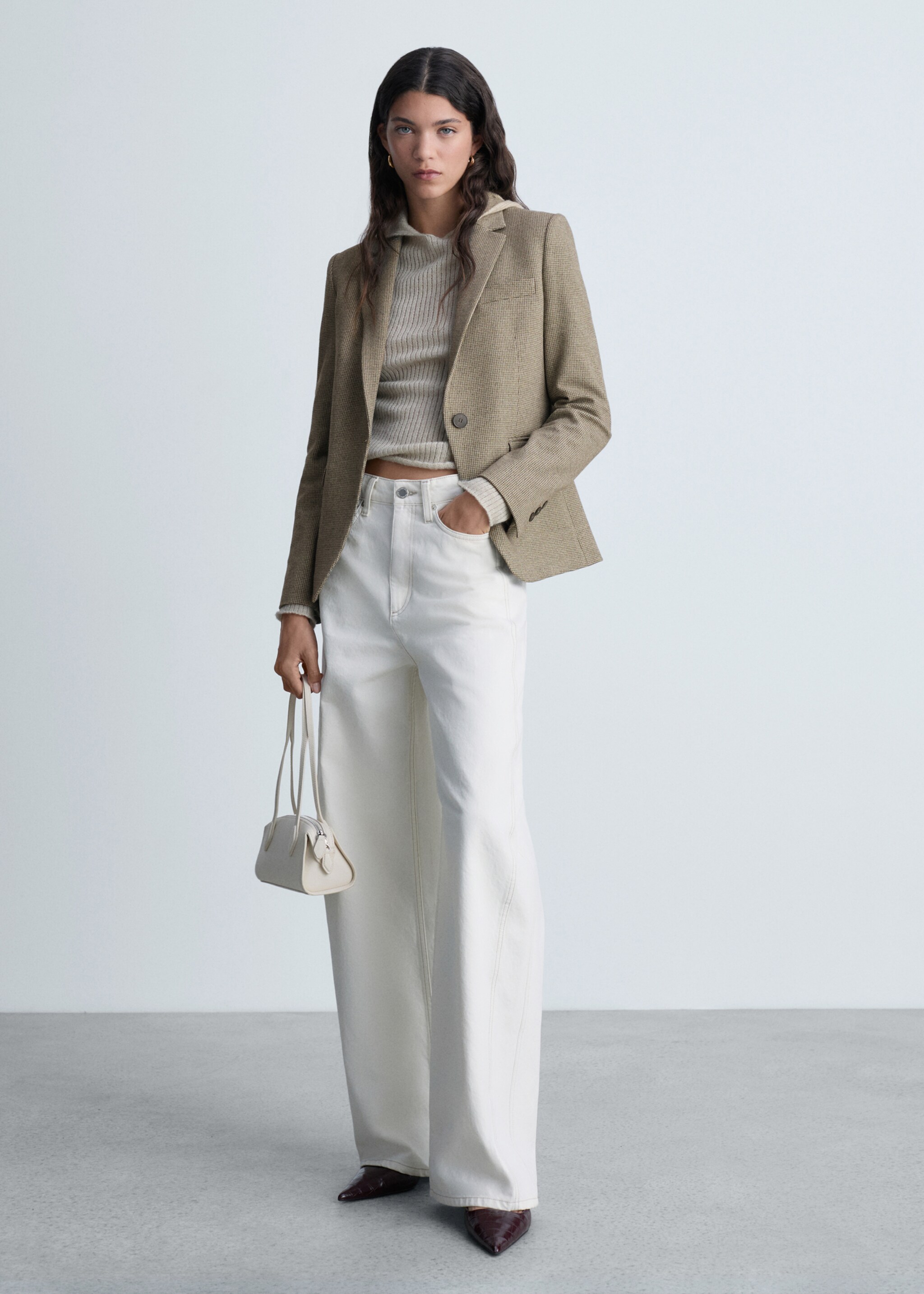 Ettersittende blazer i houndstoothmønster - Total bildeutsnitt