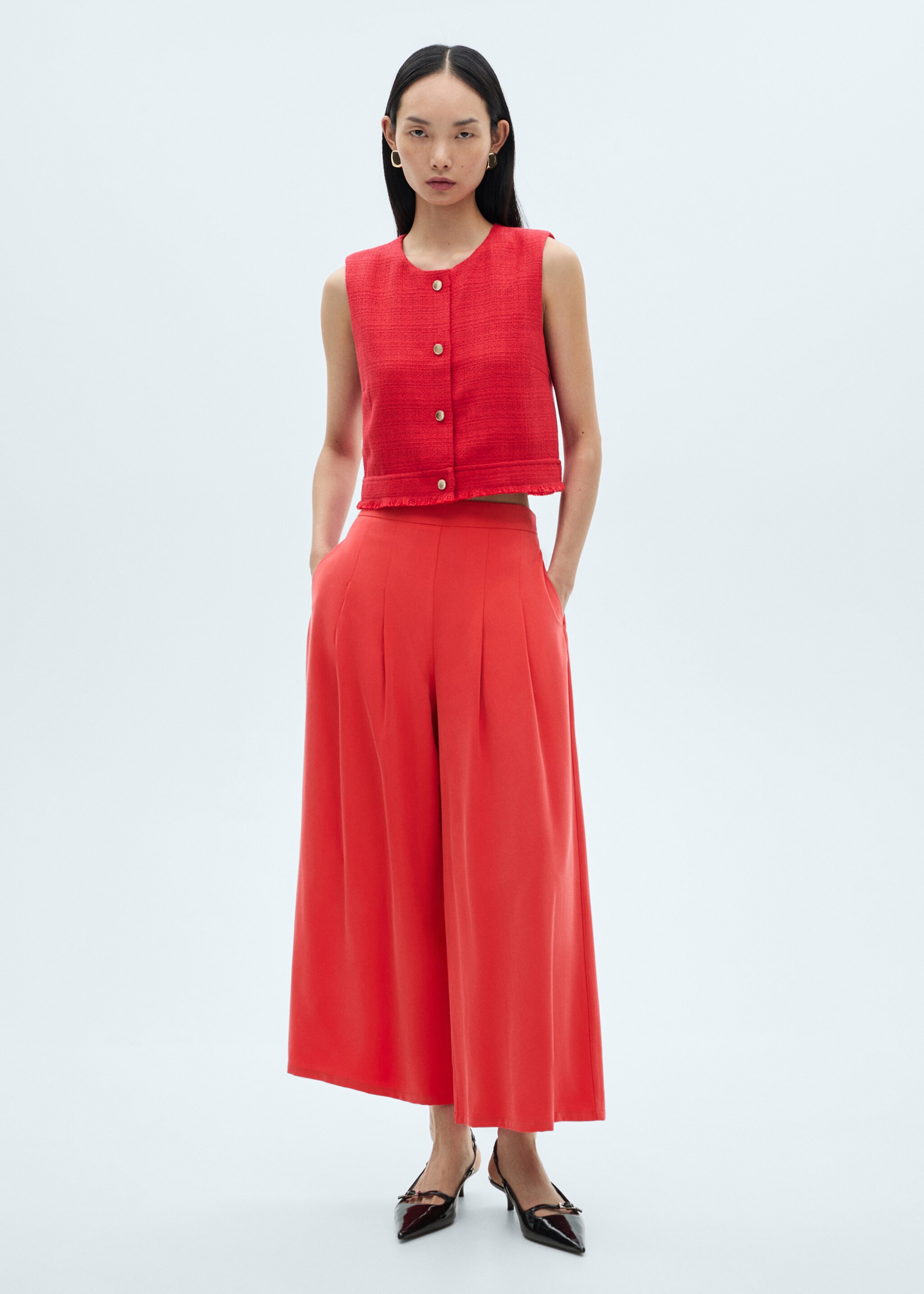 Wide-leg pleated trousers - General plane