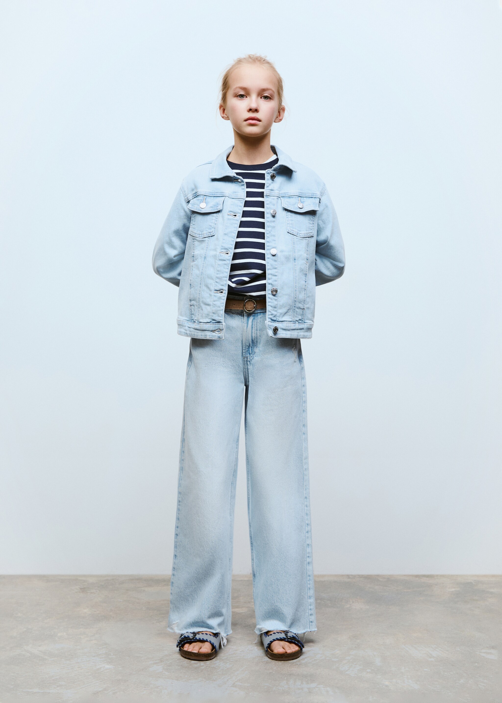 Wideleg low frayed hem jeans - General plane