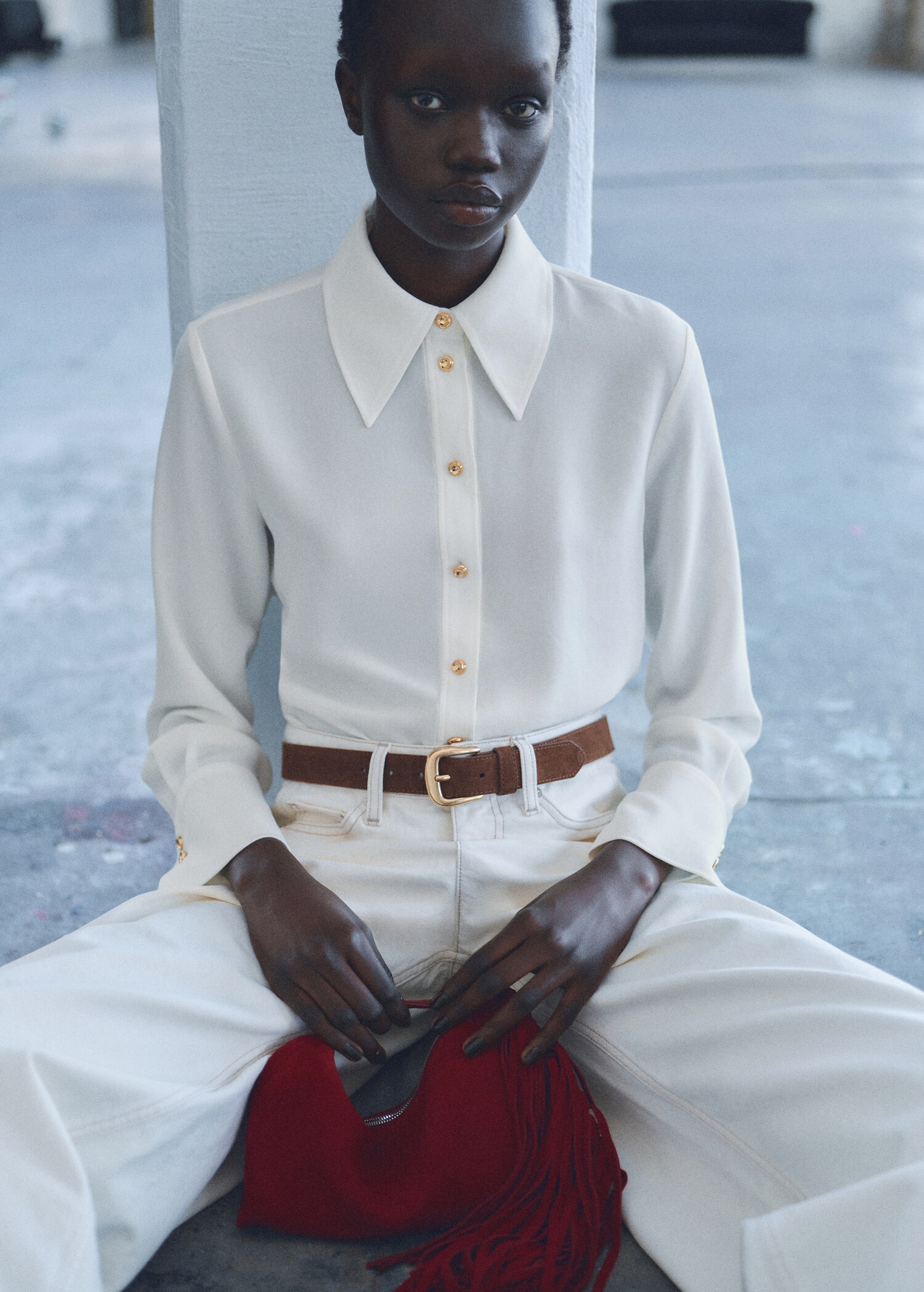 Buttoned flowy shirt - General plane