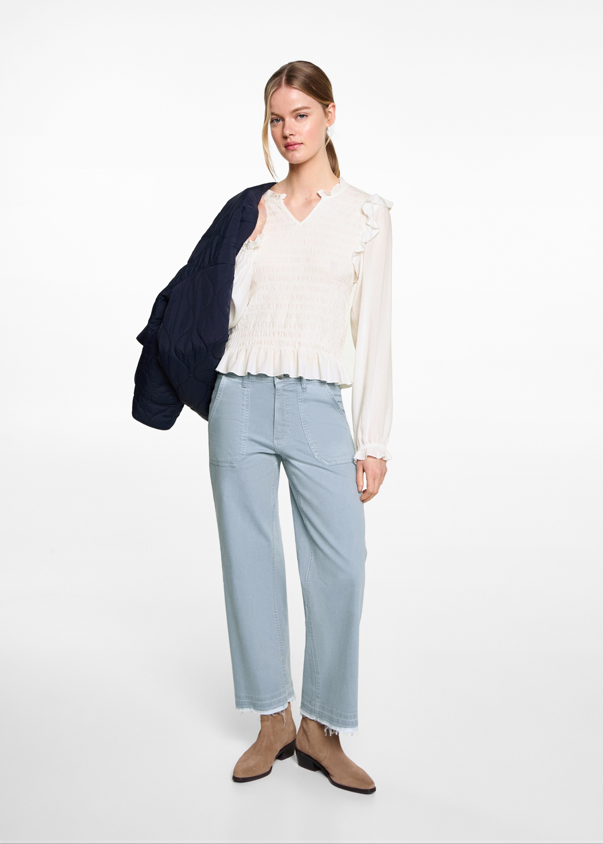 Geraffte Bluse mit Rüschen - Allgemeine Ansicht