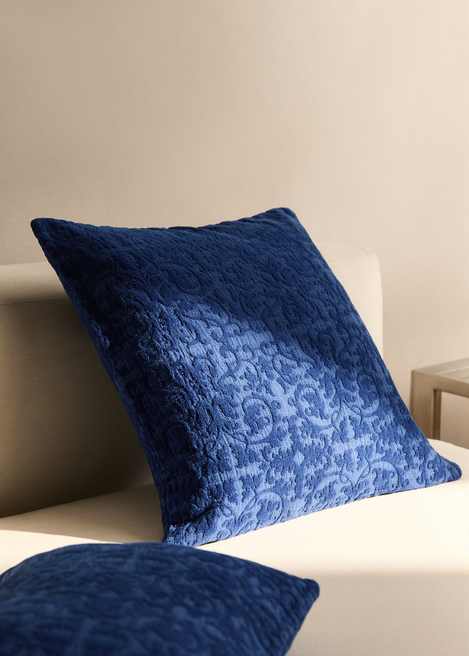 Jacquard floral cushion cover 45x45 cm - General plane