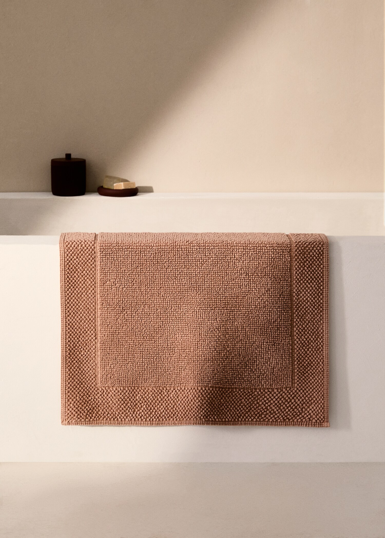 Bath mat with frame design - General plane