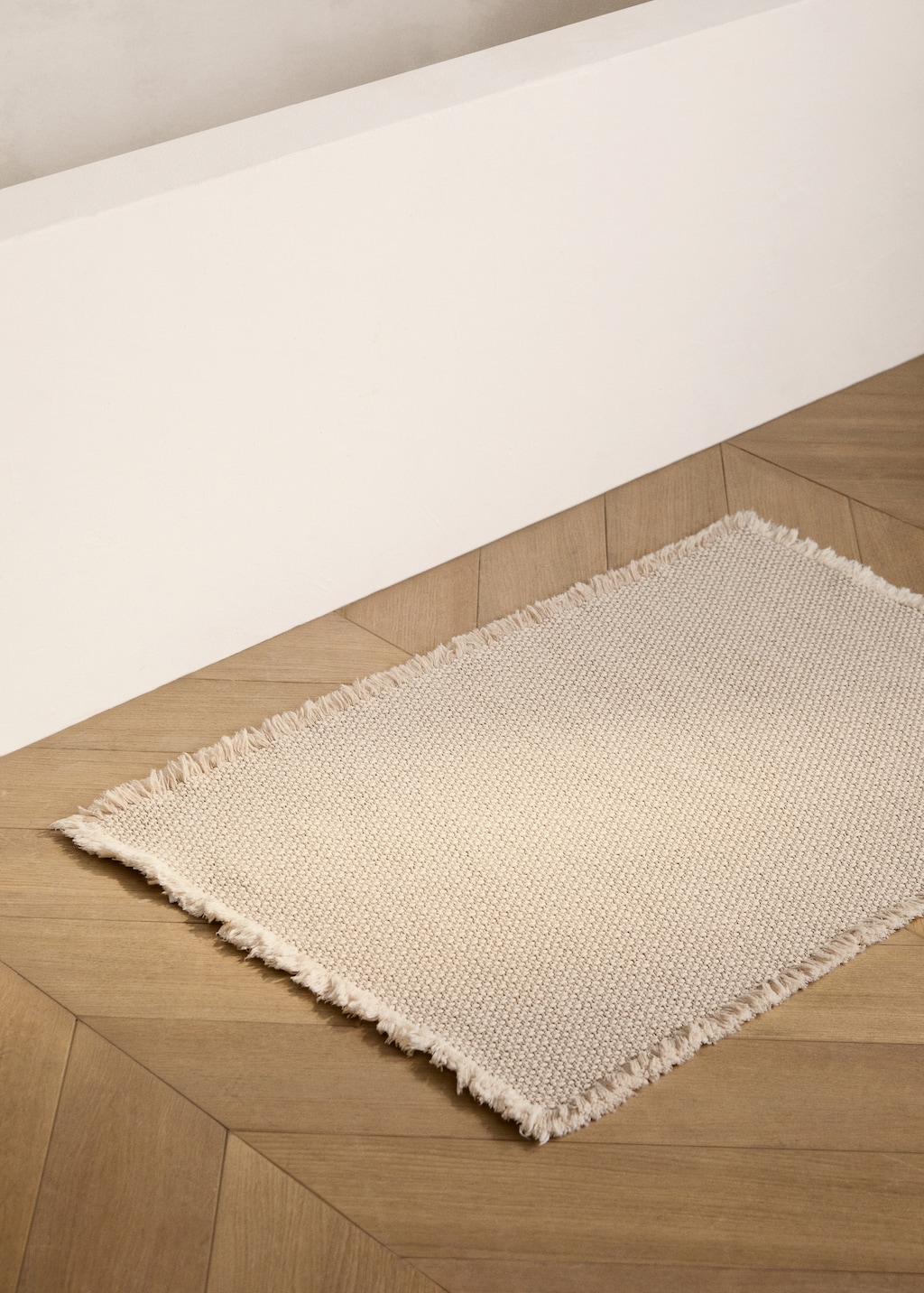 Cotton linen bathroom rug with fringes