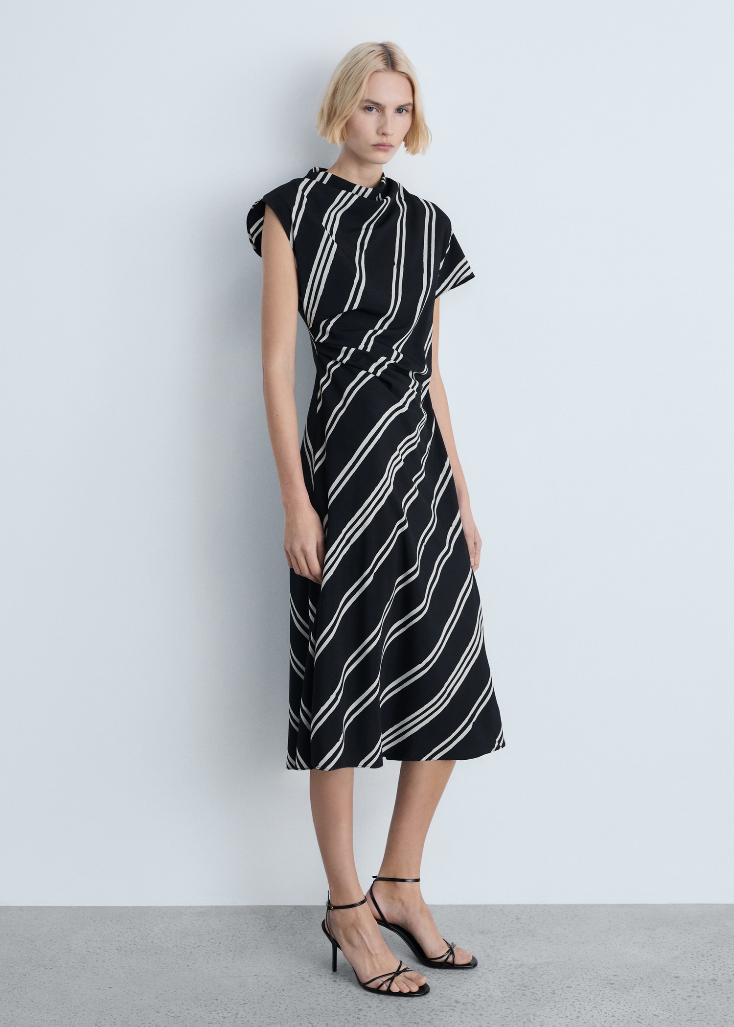 Vestido midi estampado rayas - Plano general