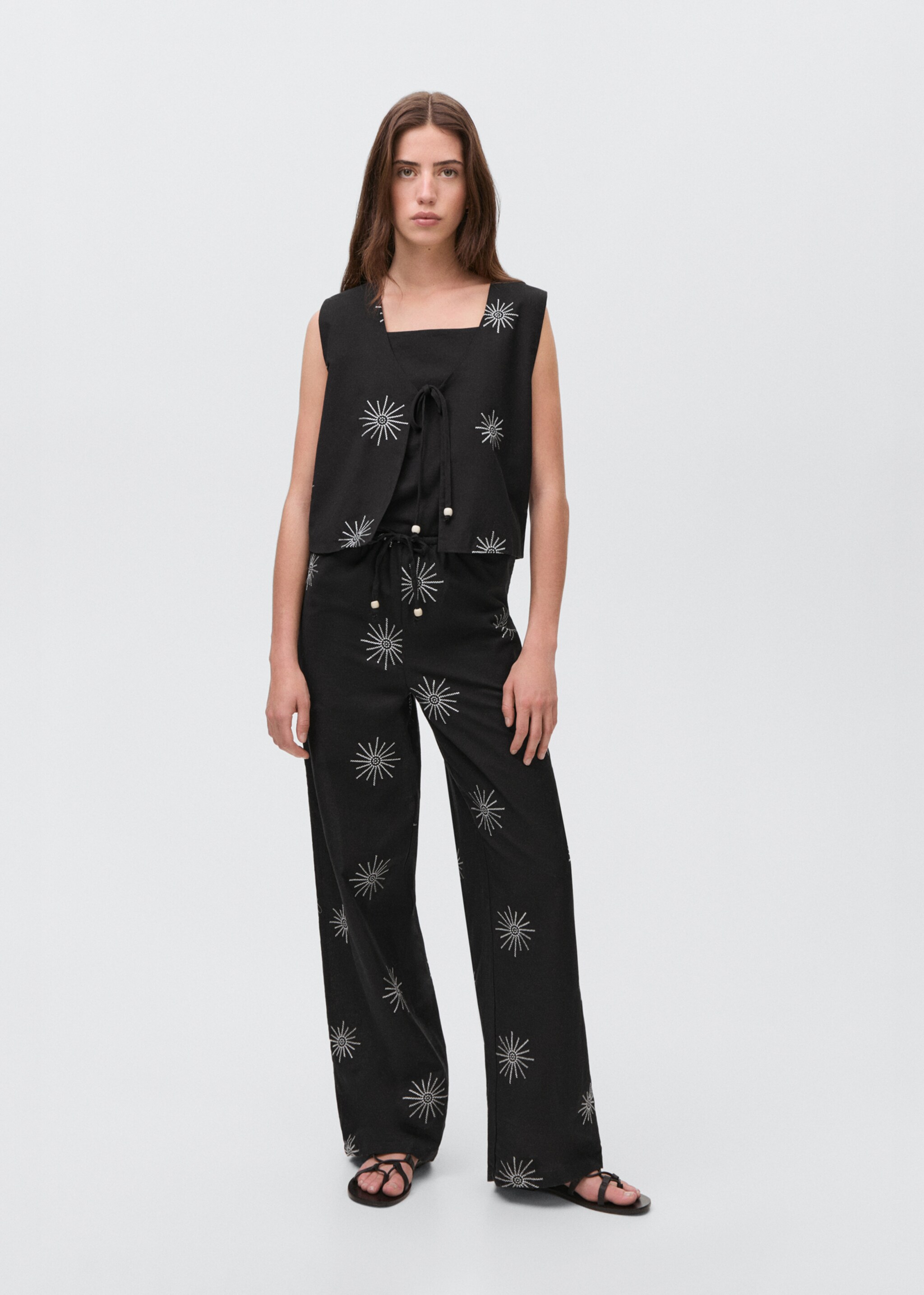Embroidered top with bow closure - General plane