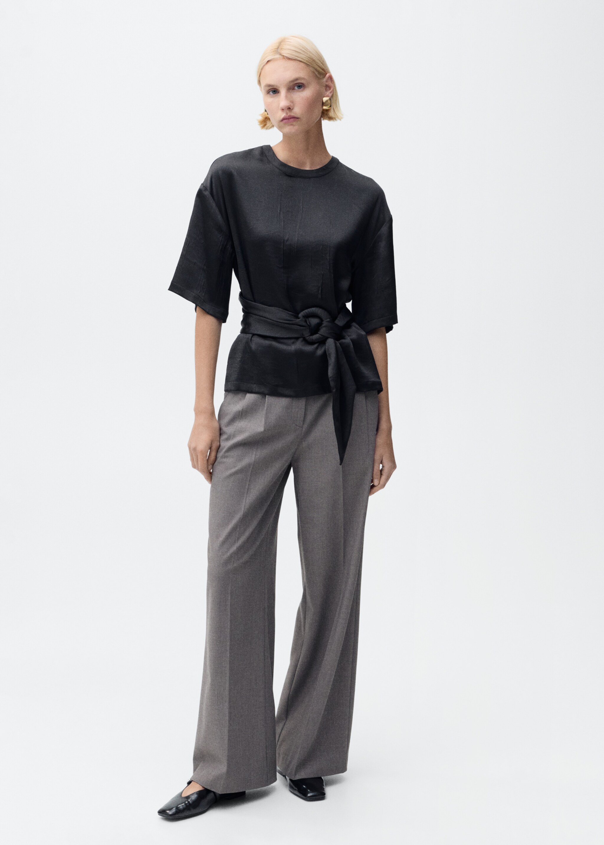 Satin blouse with belt - General plane