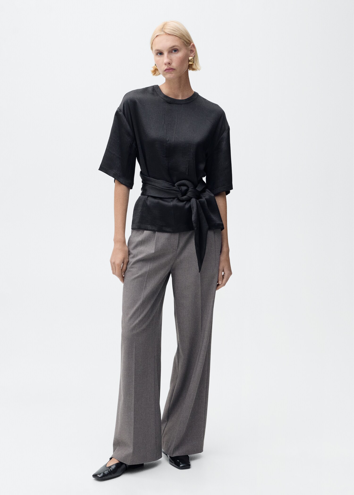 Satin blouse with belt - General plane