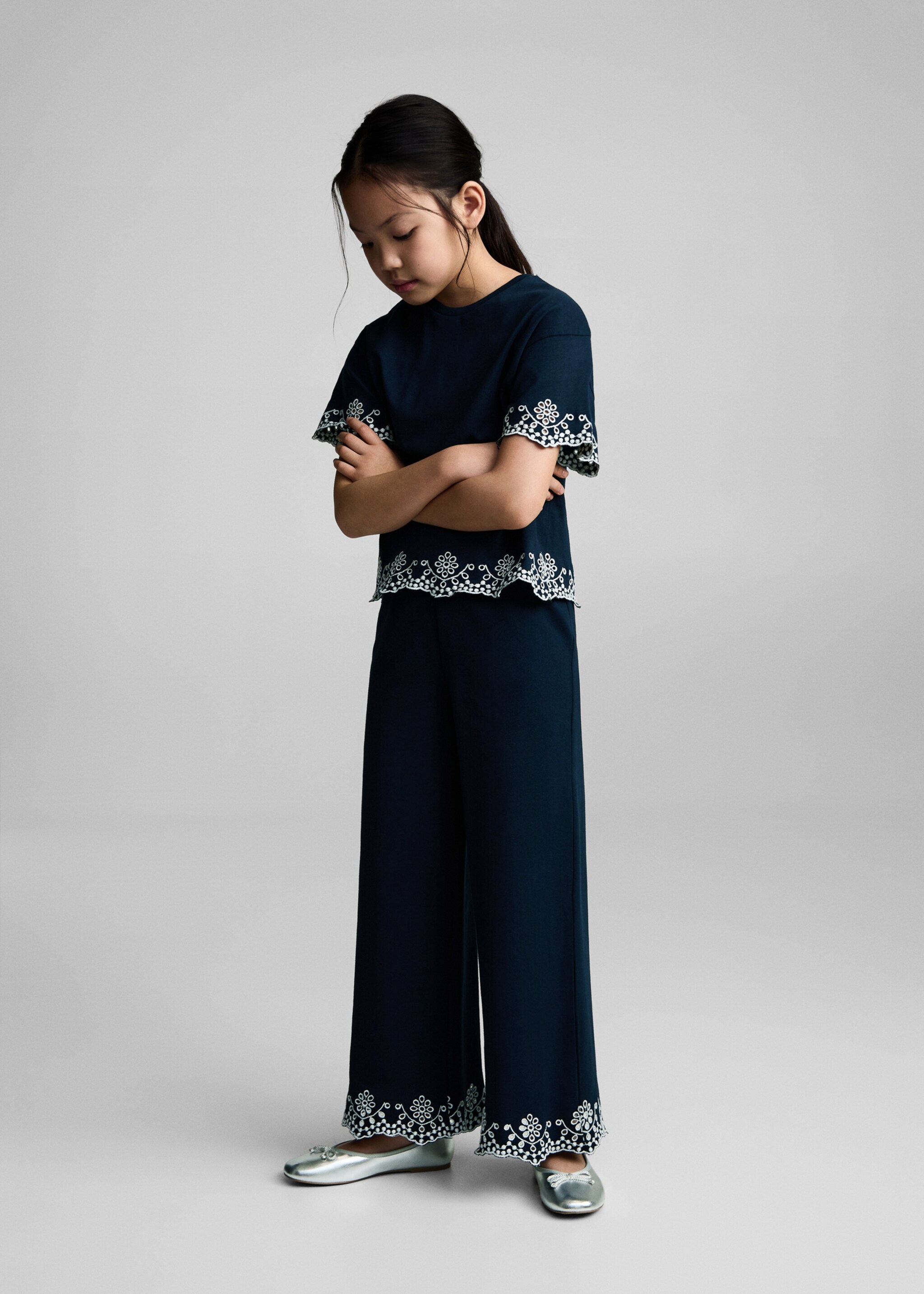 Embroidered detail T-shirt - General plane