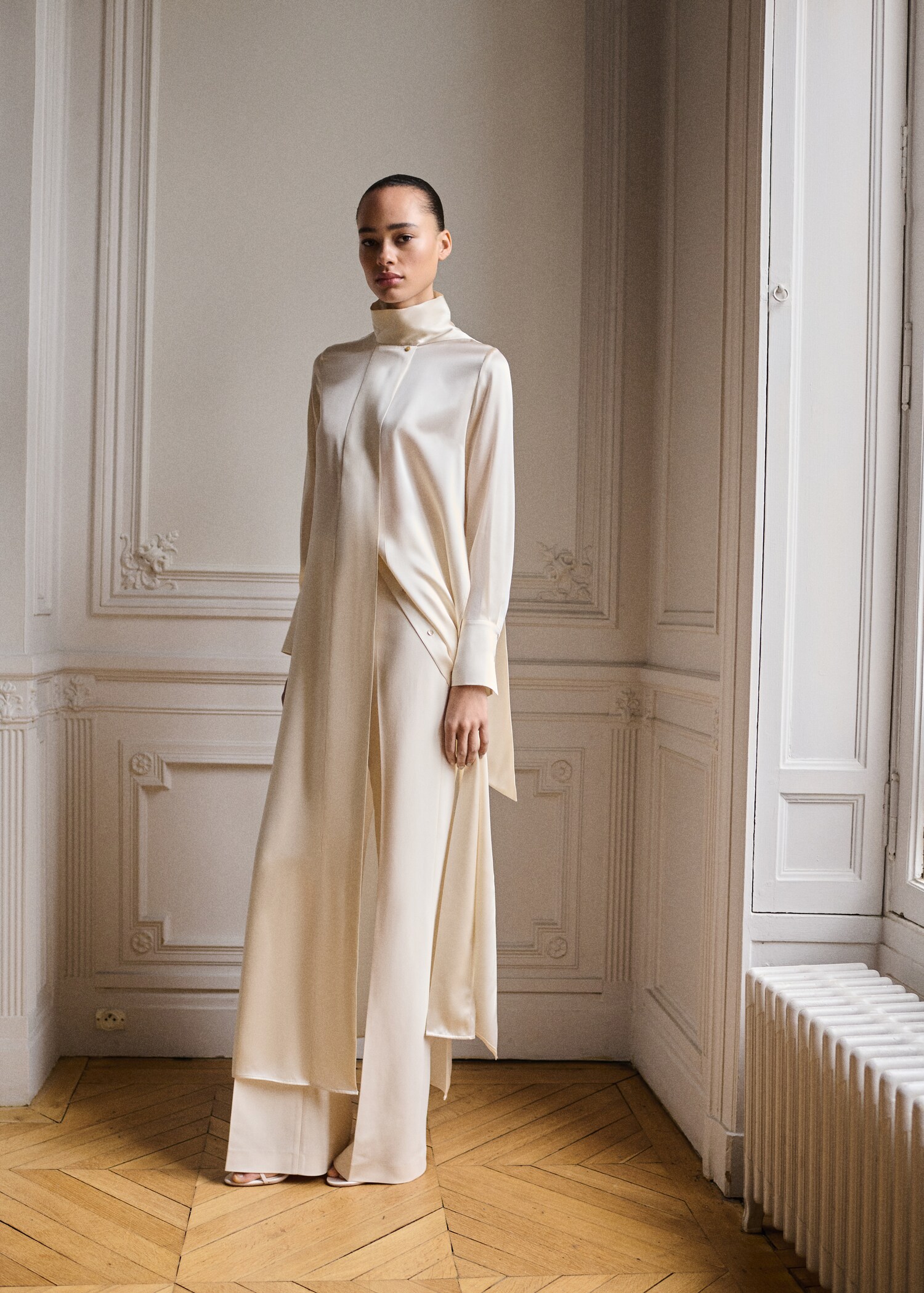 Cape-style silk dress with bow neck - General plane