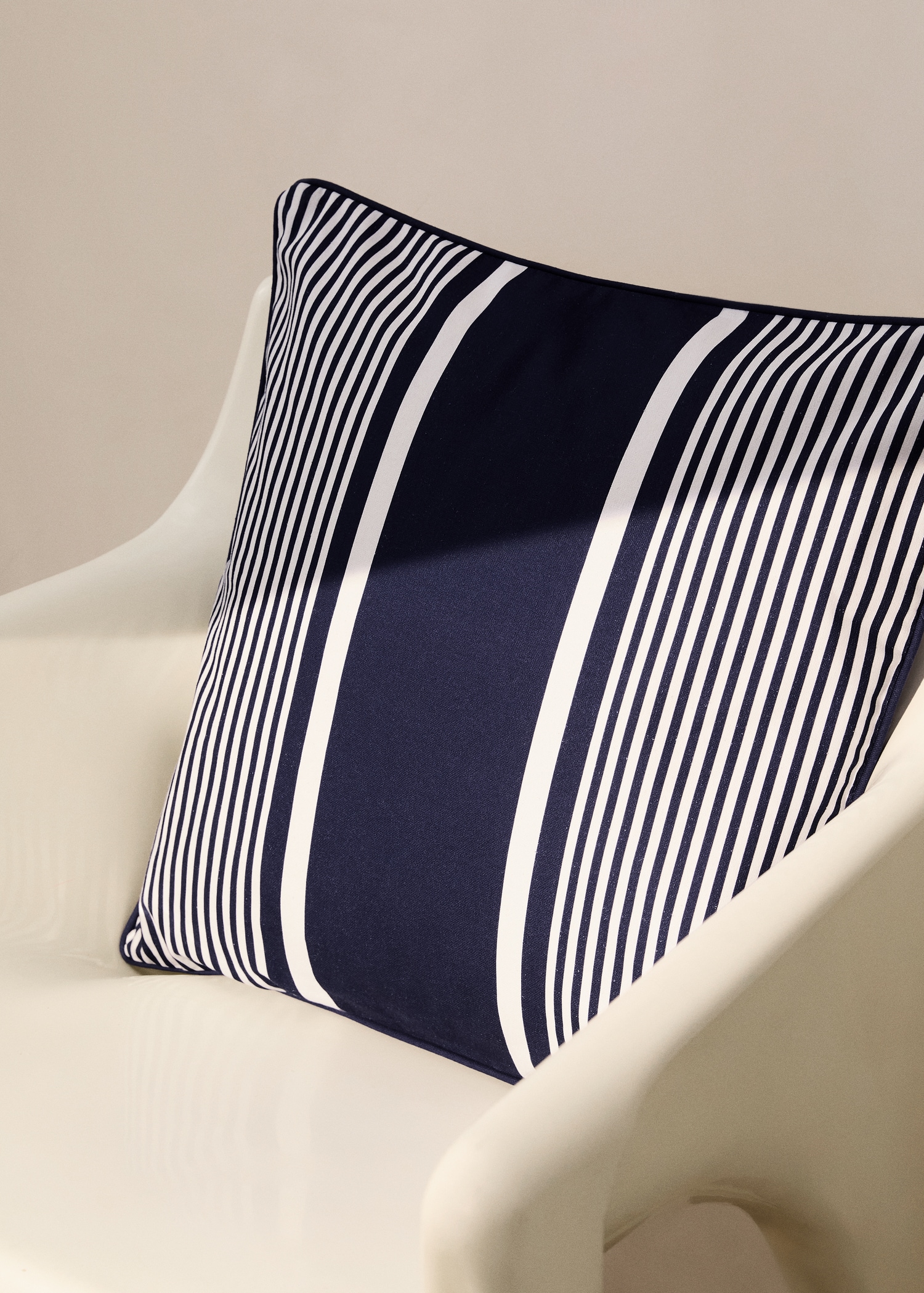 Housse de coussin imperméable multi-rayures 45x45 cm - Plan général