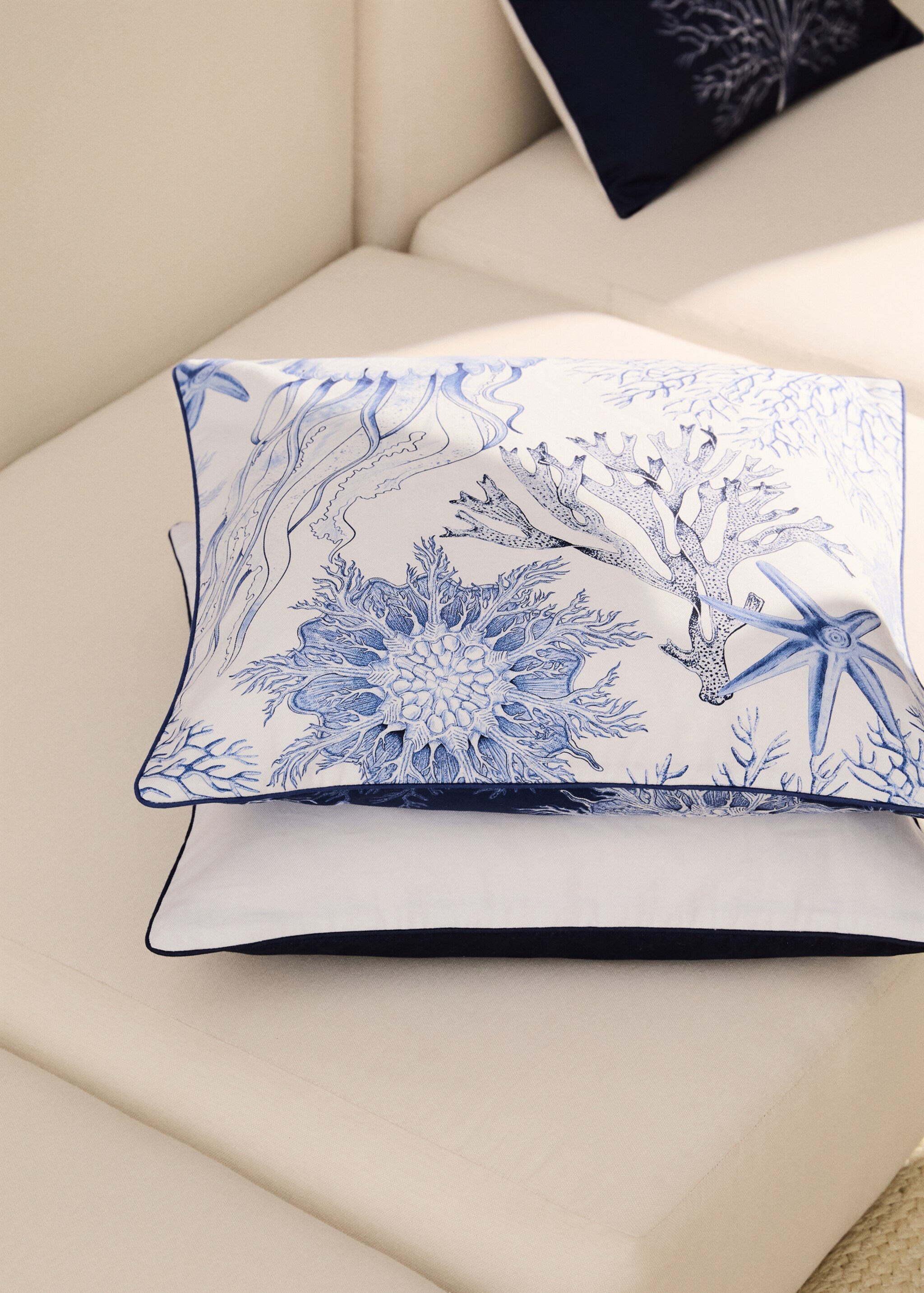 Reversible marine-print cushion cover 45x45 cm - General plane