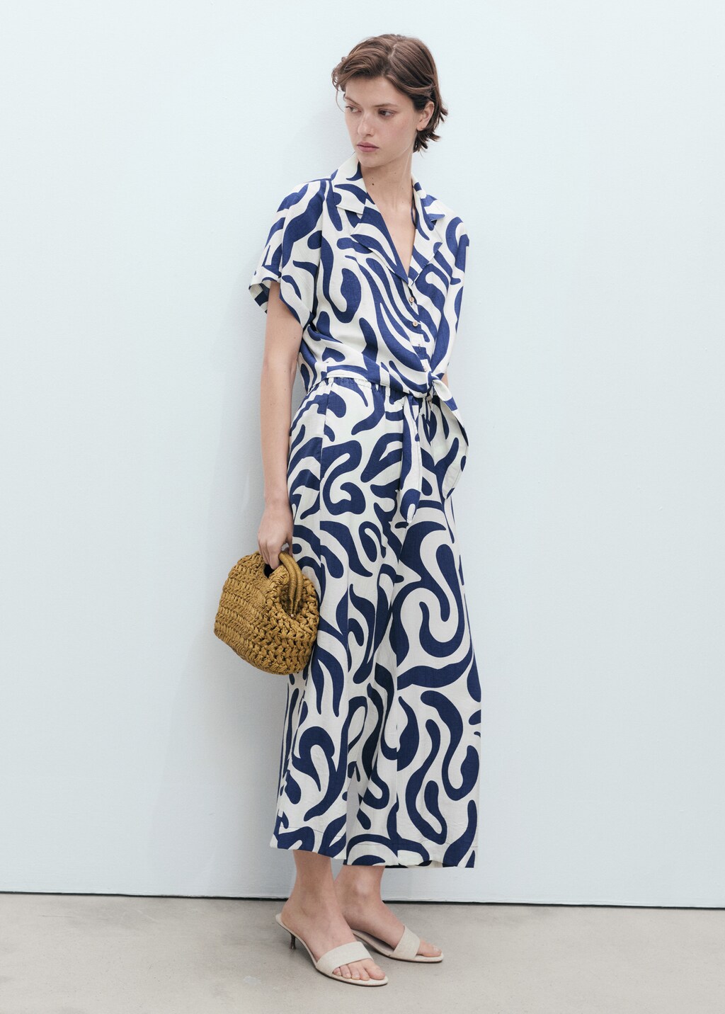 Printed crop shirt with knot detail - image 2