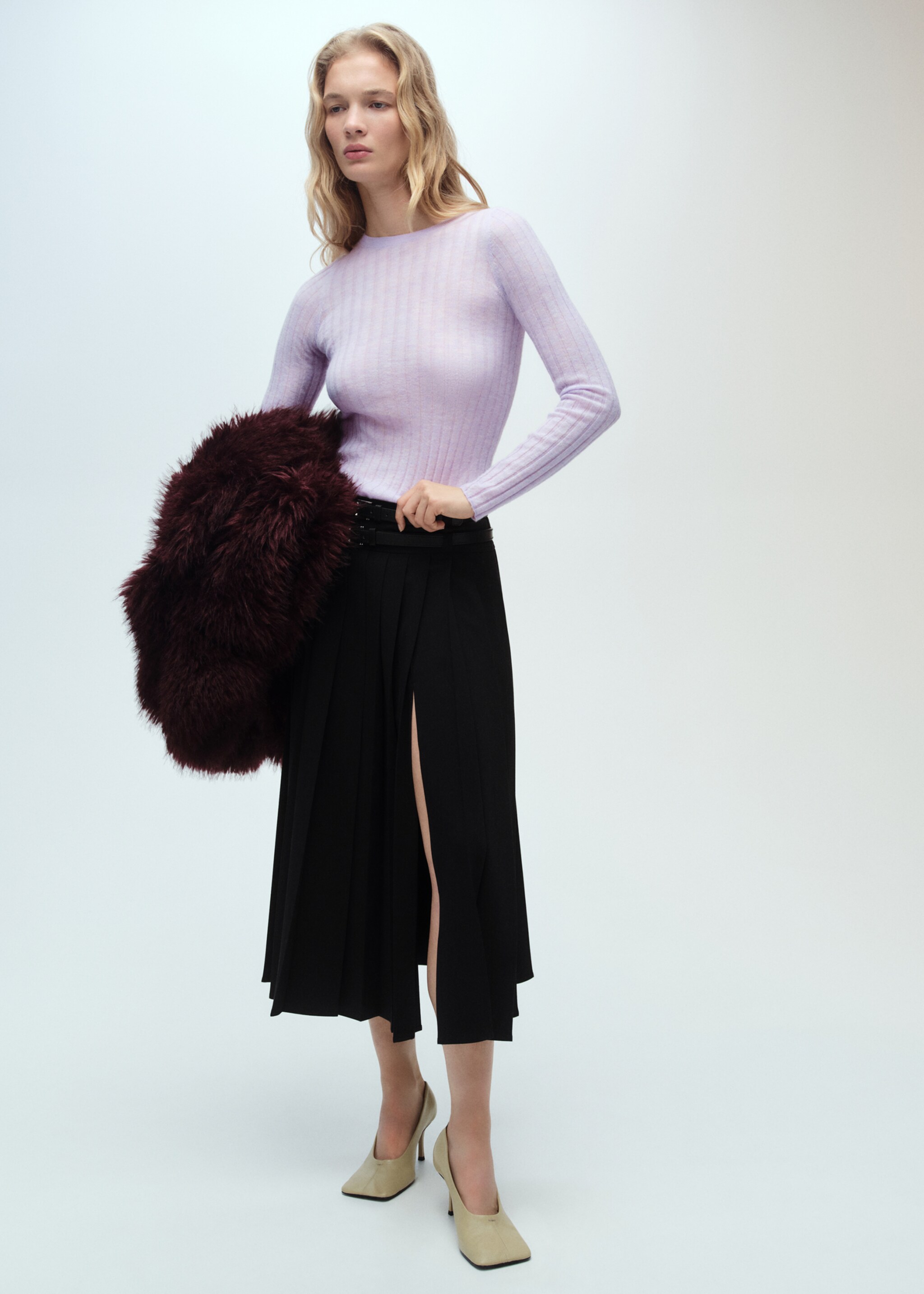 Ribbed round-neck sweater - General plane