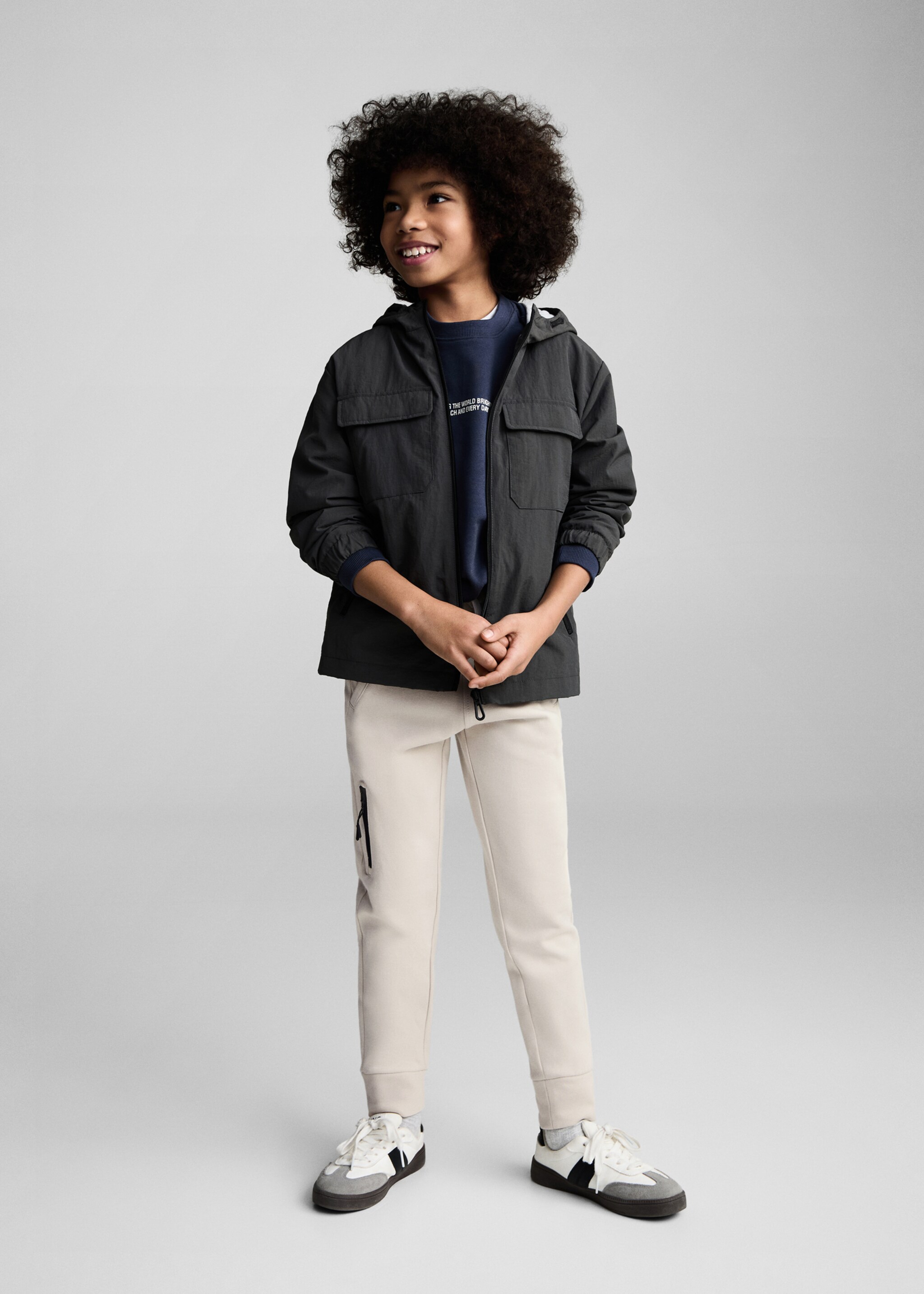 Pantalón jogger cintura elástica - Plano general