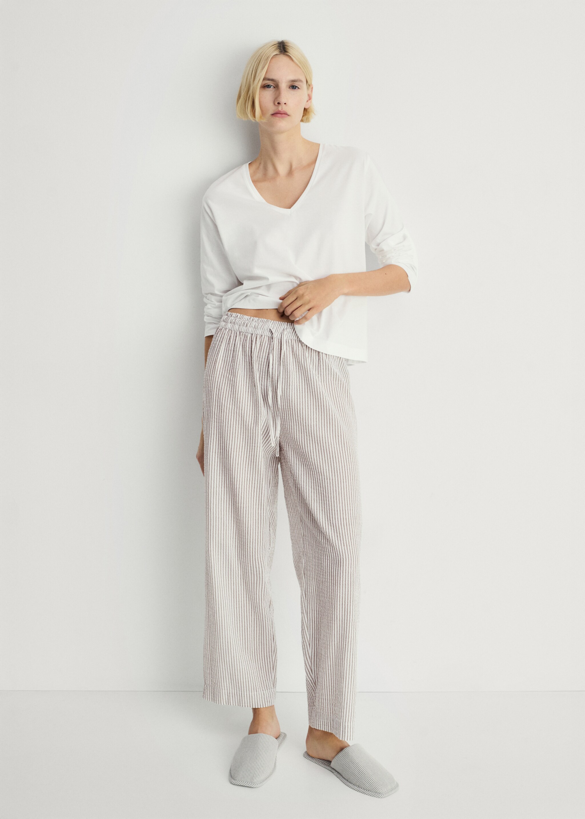 Seersucker striped two-piece pyjamas - General plane