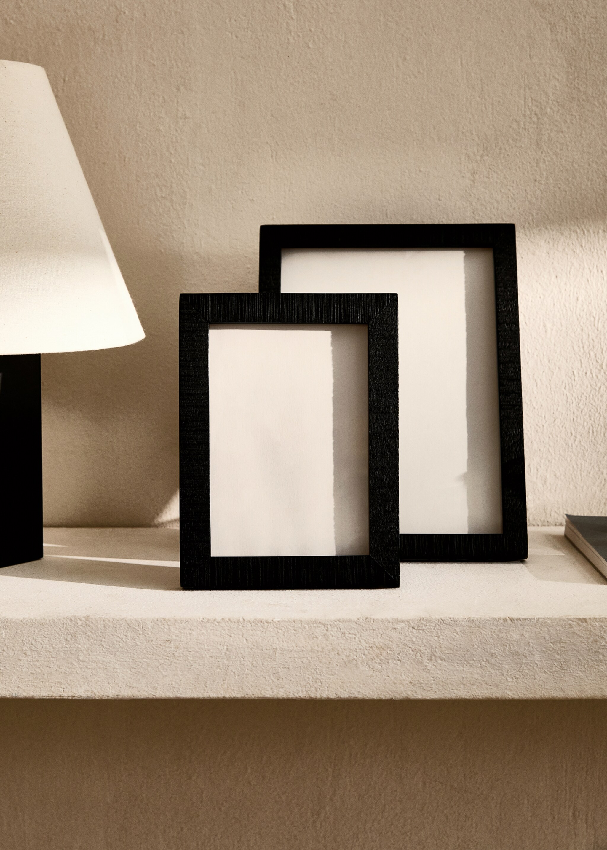 Medium textured wood frame - General plane