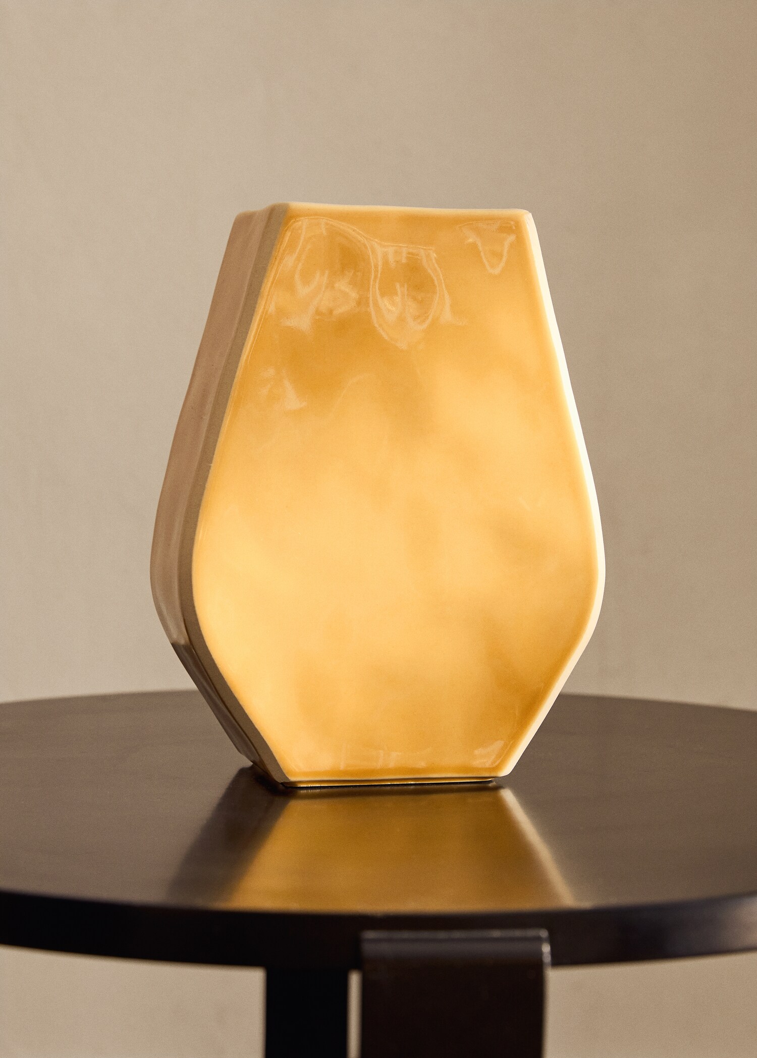 Geometric stoneware vase - General plane