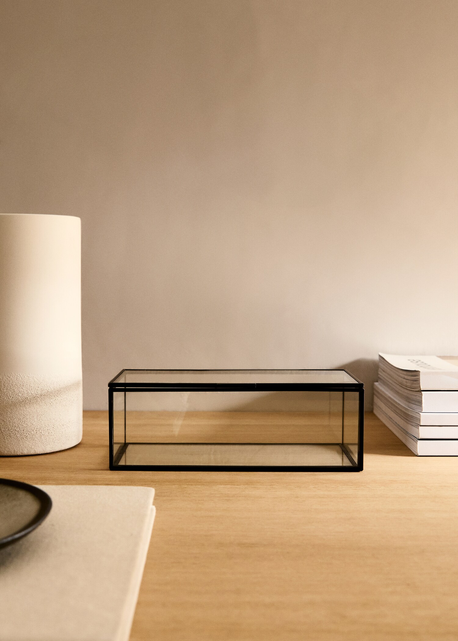 Small glass and metal jewellery box - General plane