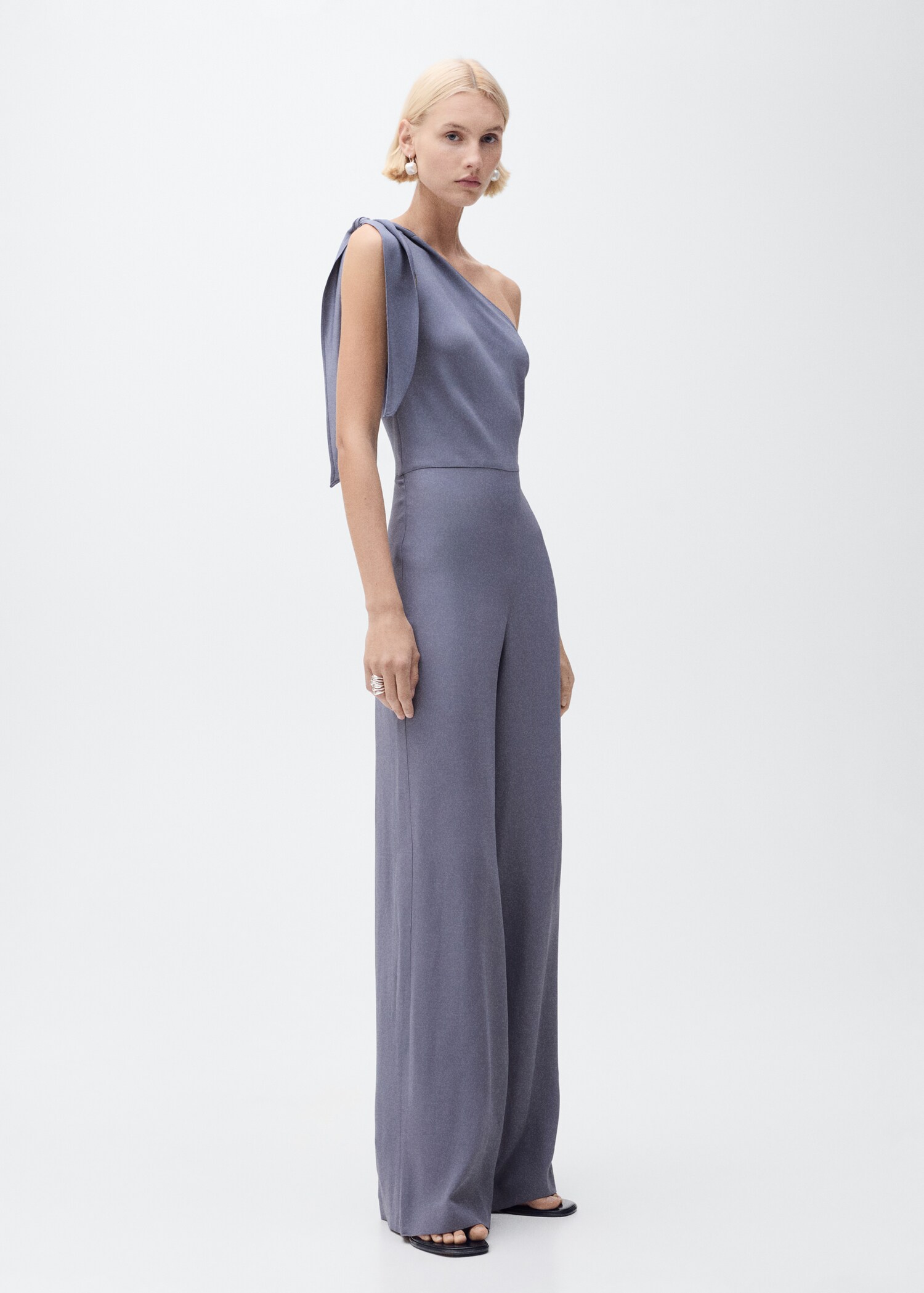 Asymmetrical satin jumpsuit with bow - General plane
