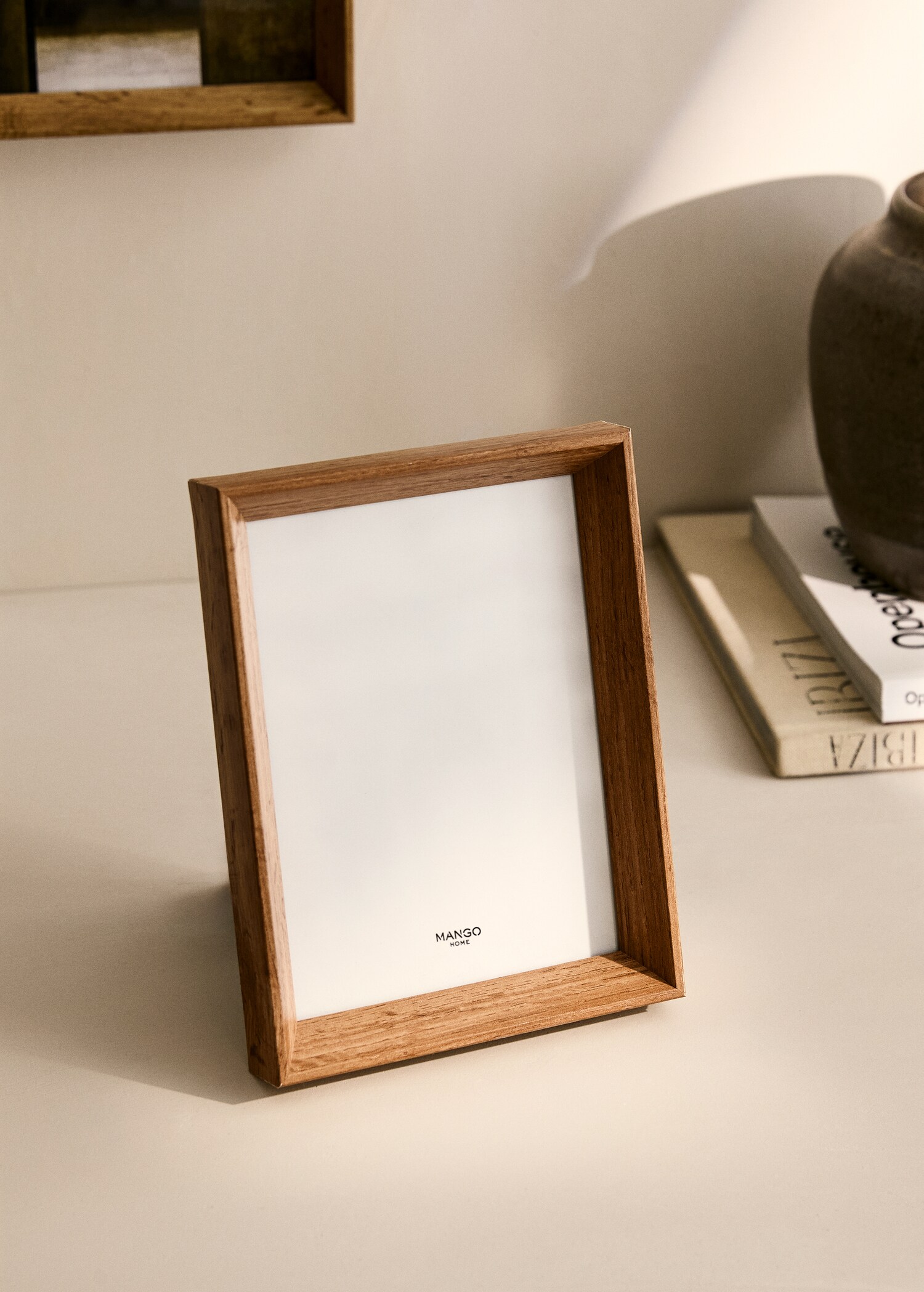 Medium bevelled wood frame - General plane
