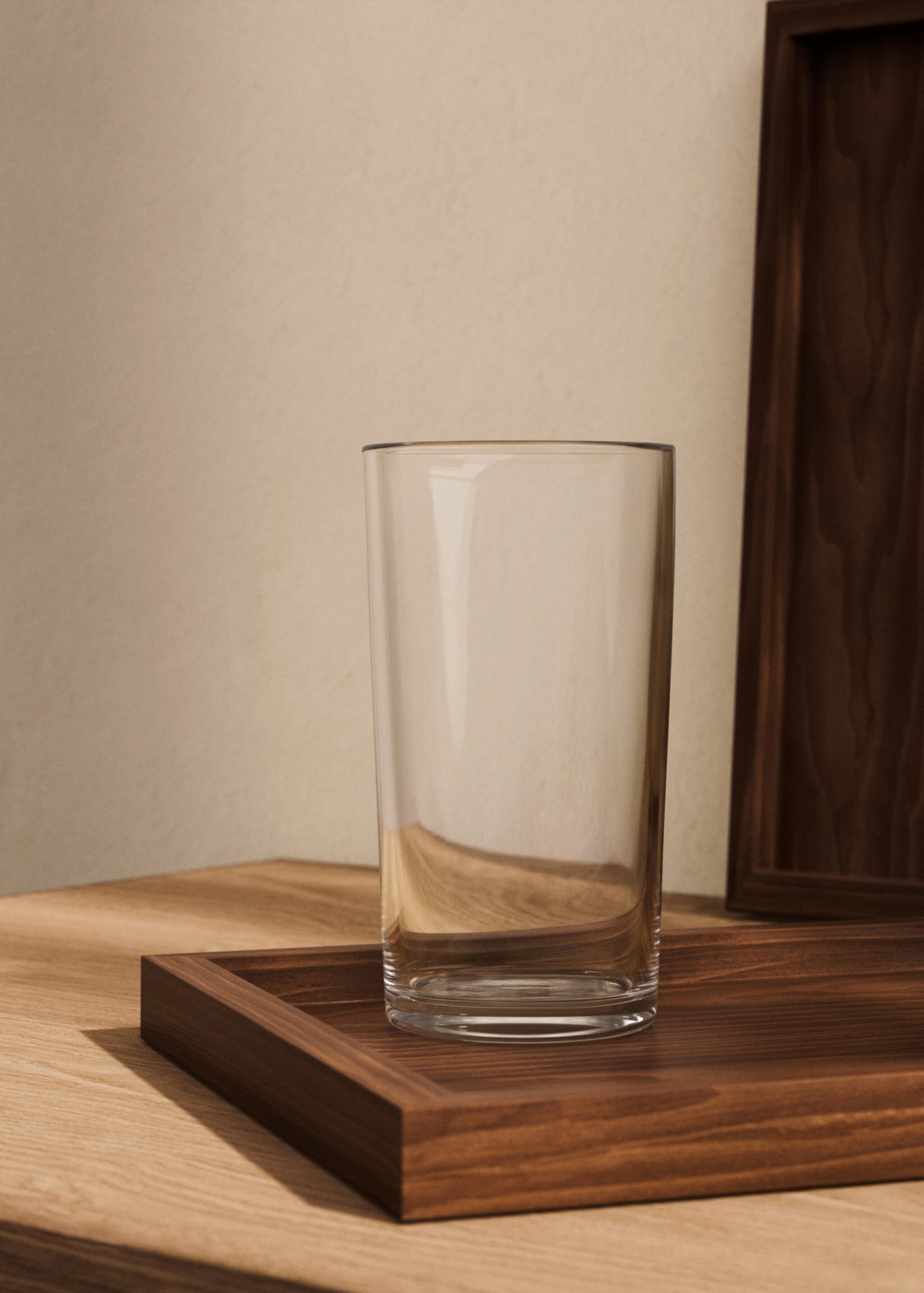 Large glass with plain design - General plane