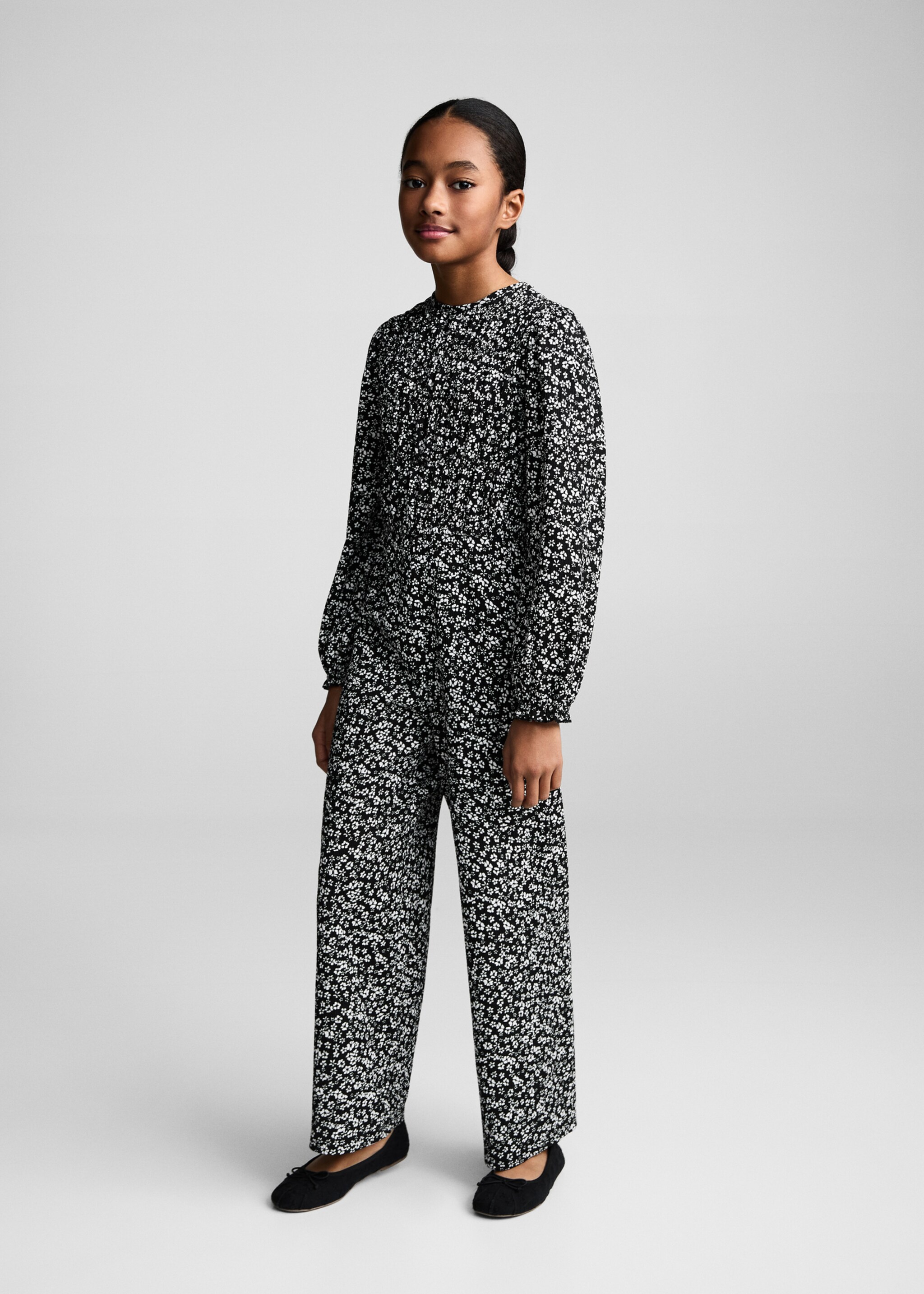Mono estampado floral - Plano general