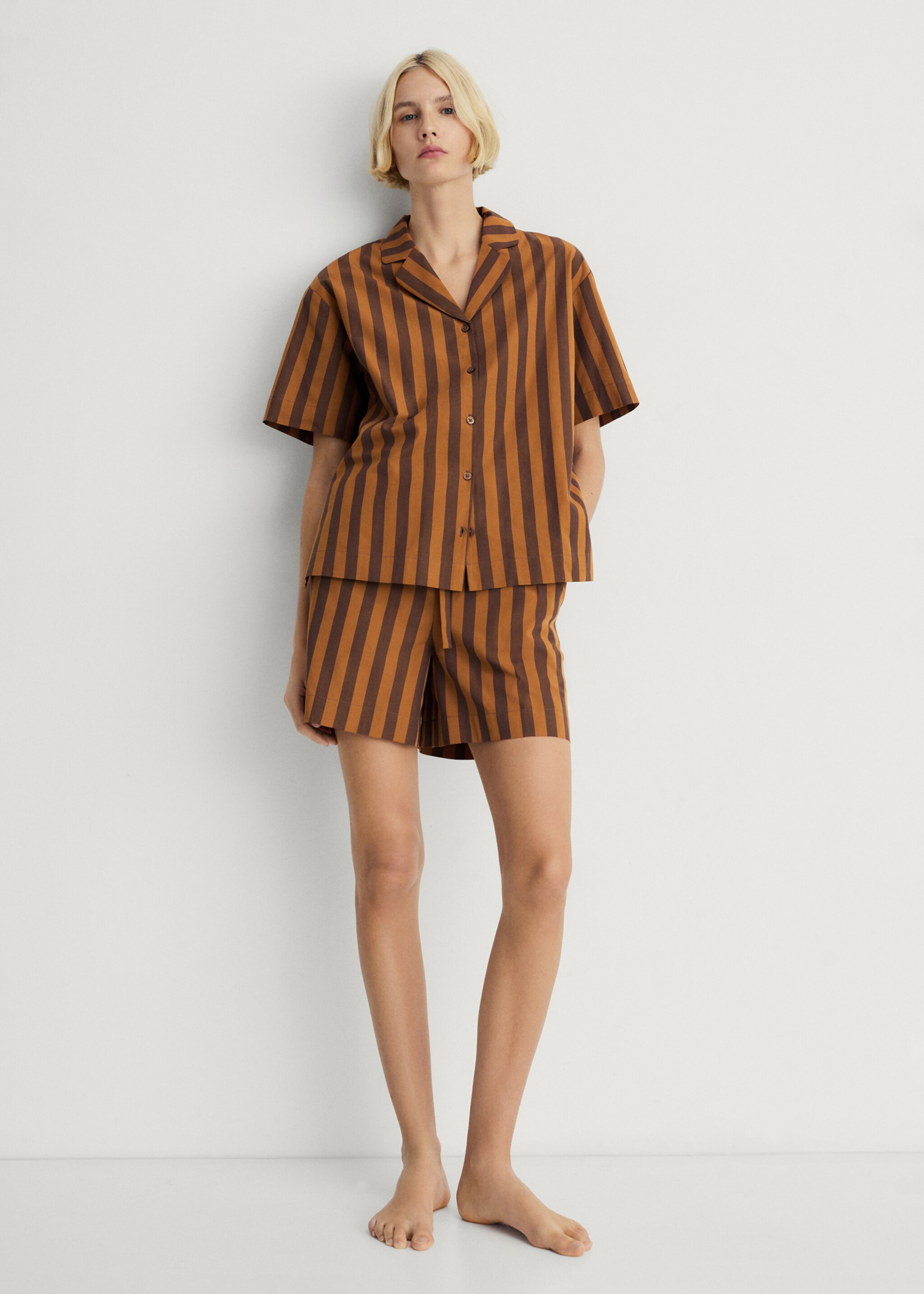 Two-tone woven striped short shirt - General plane