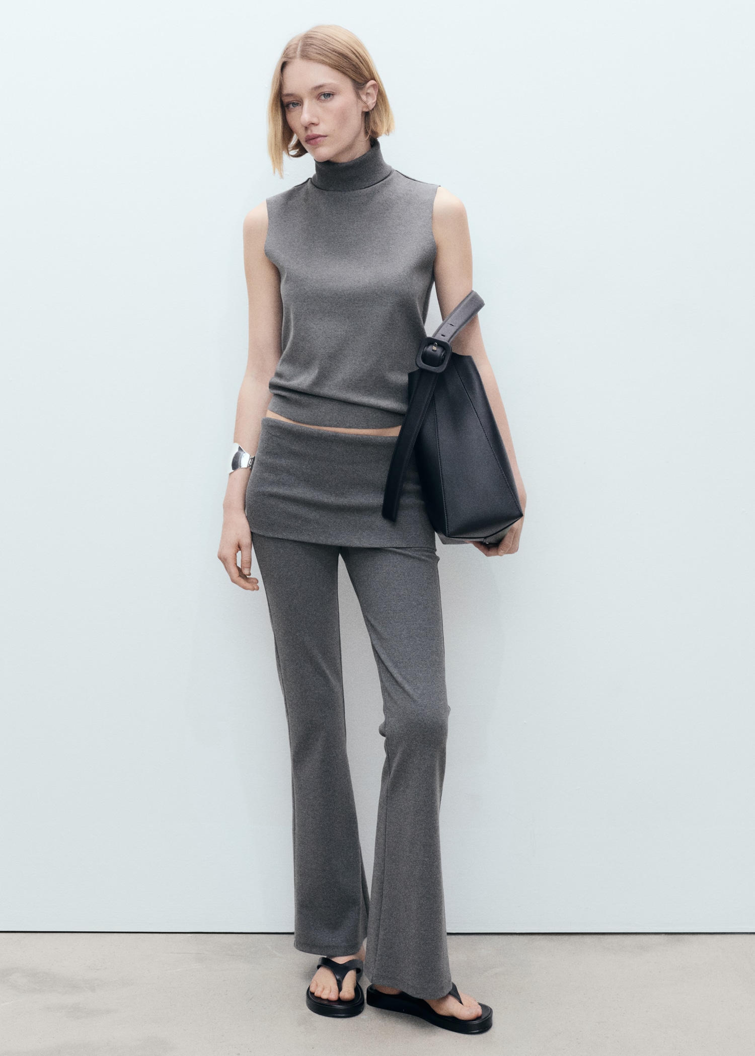 Flared trousers with turn-up waist - General plane