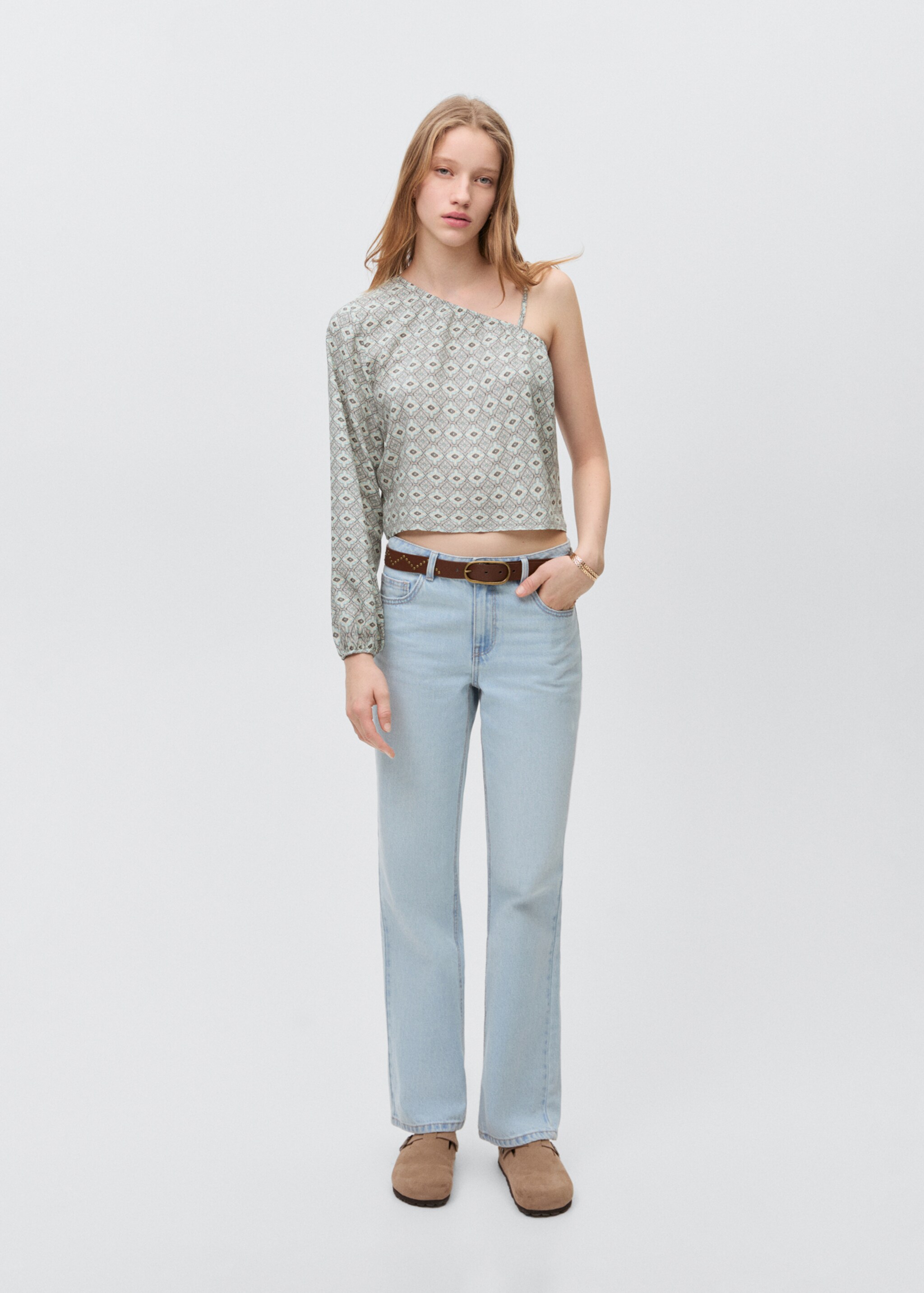 Asymmetrical printed blouse - General plane