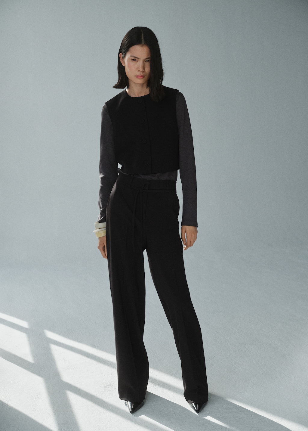 Suit vest with buttons