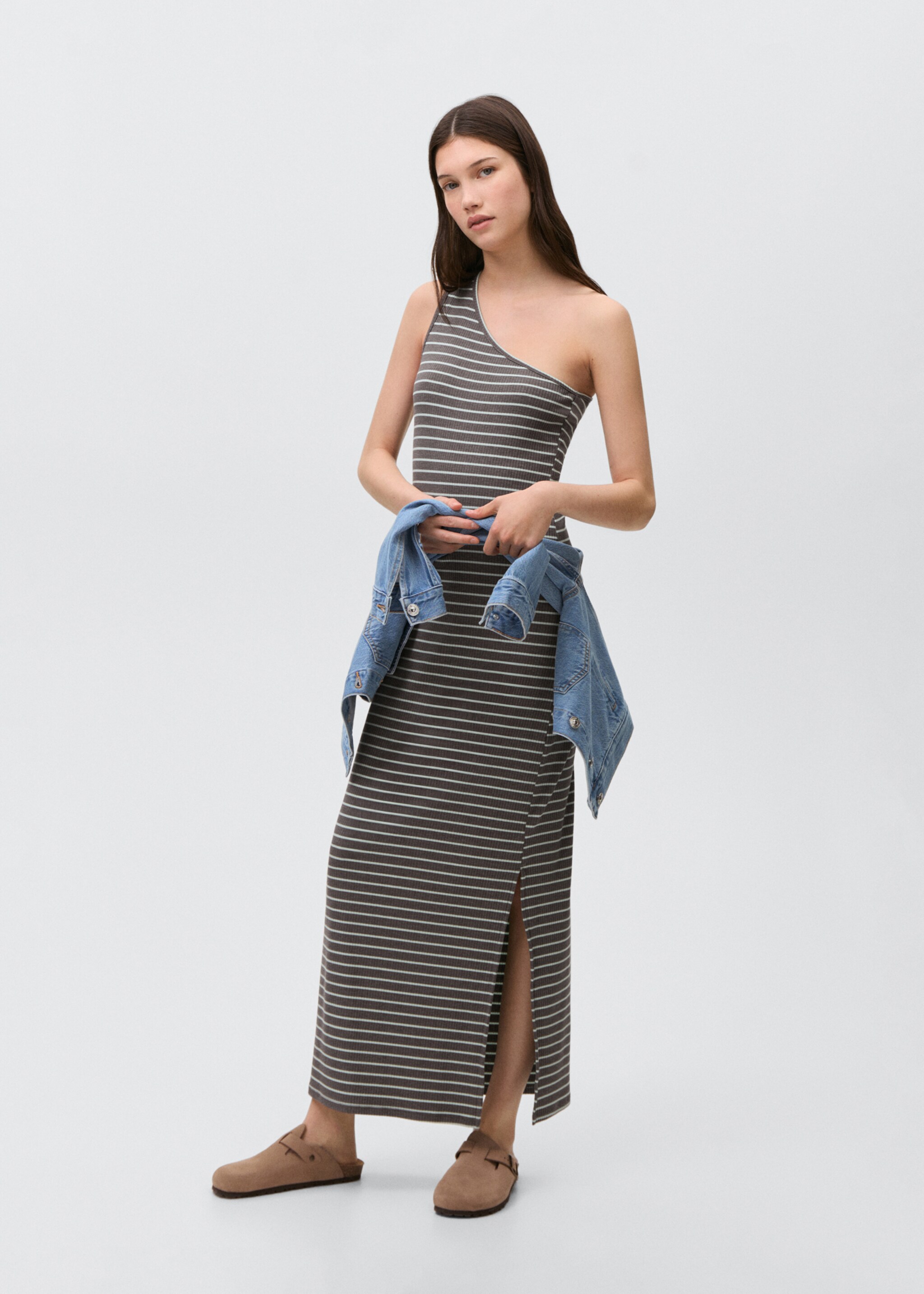 Long asymmetric dress - General plane