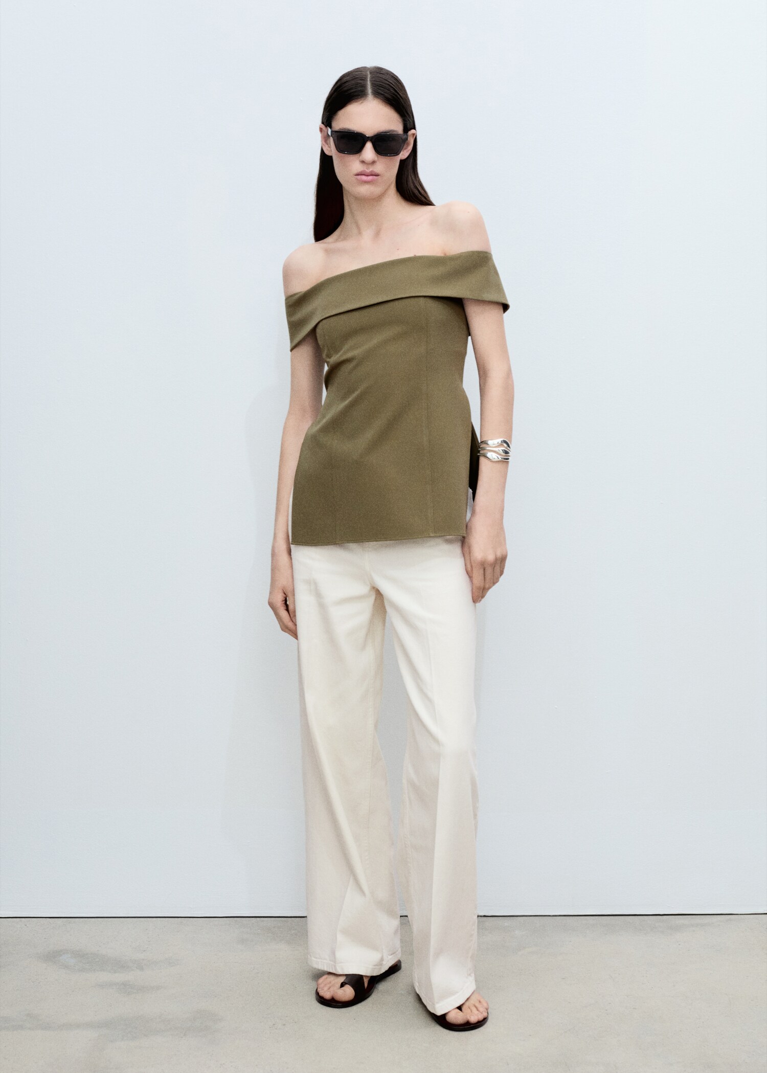 Fitted off-the-shoulder top - General plane