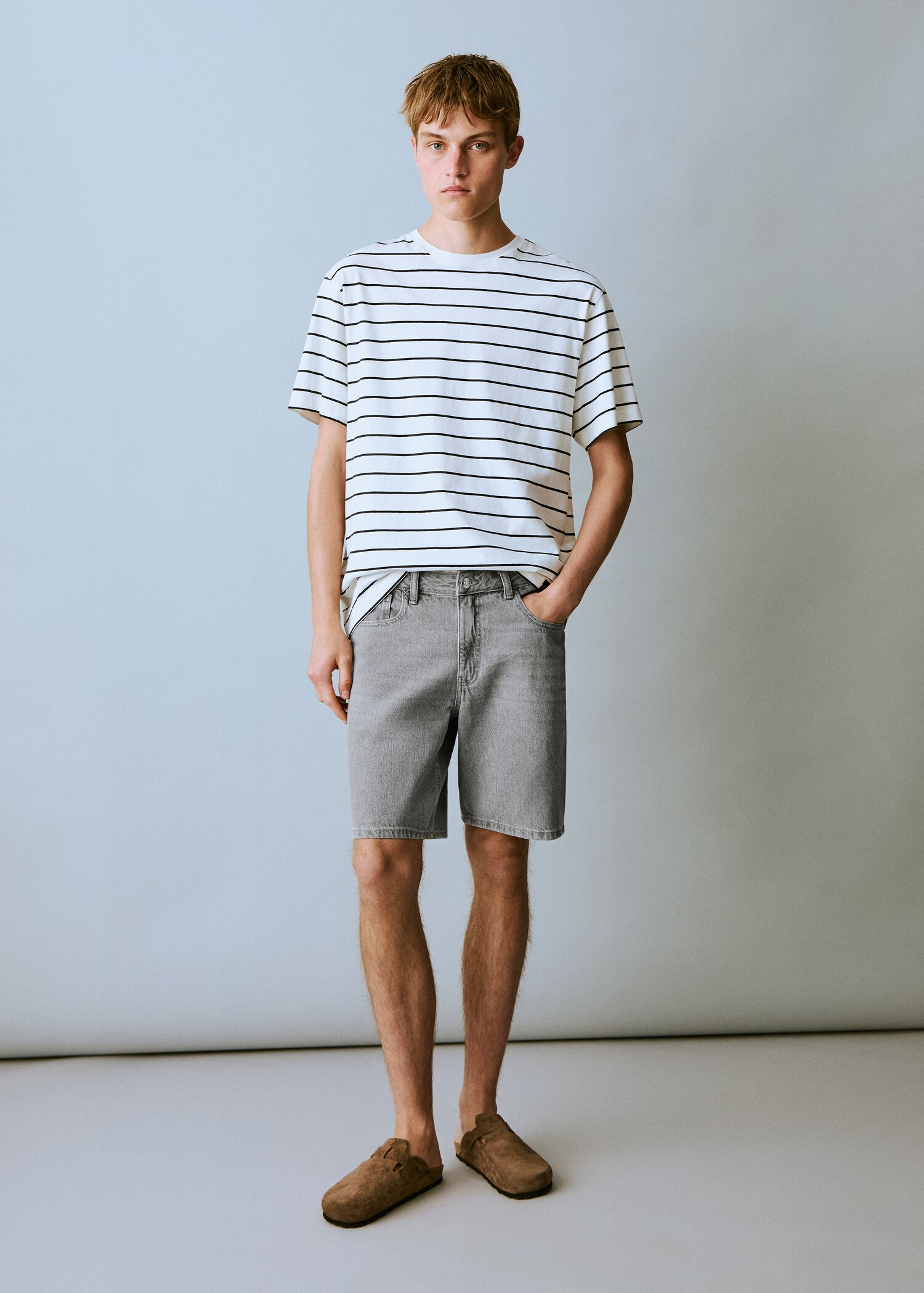 Cotton denim bermuda shorts - General plane
