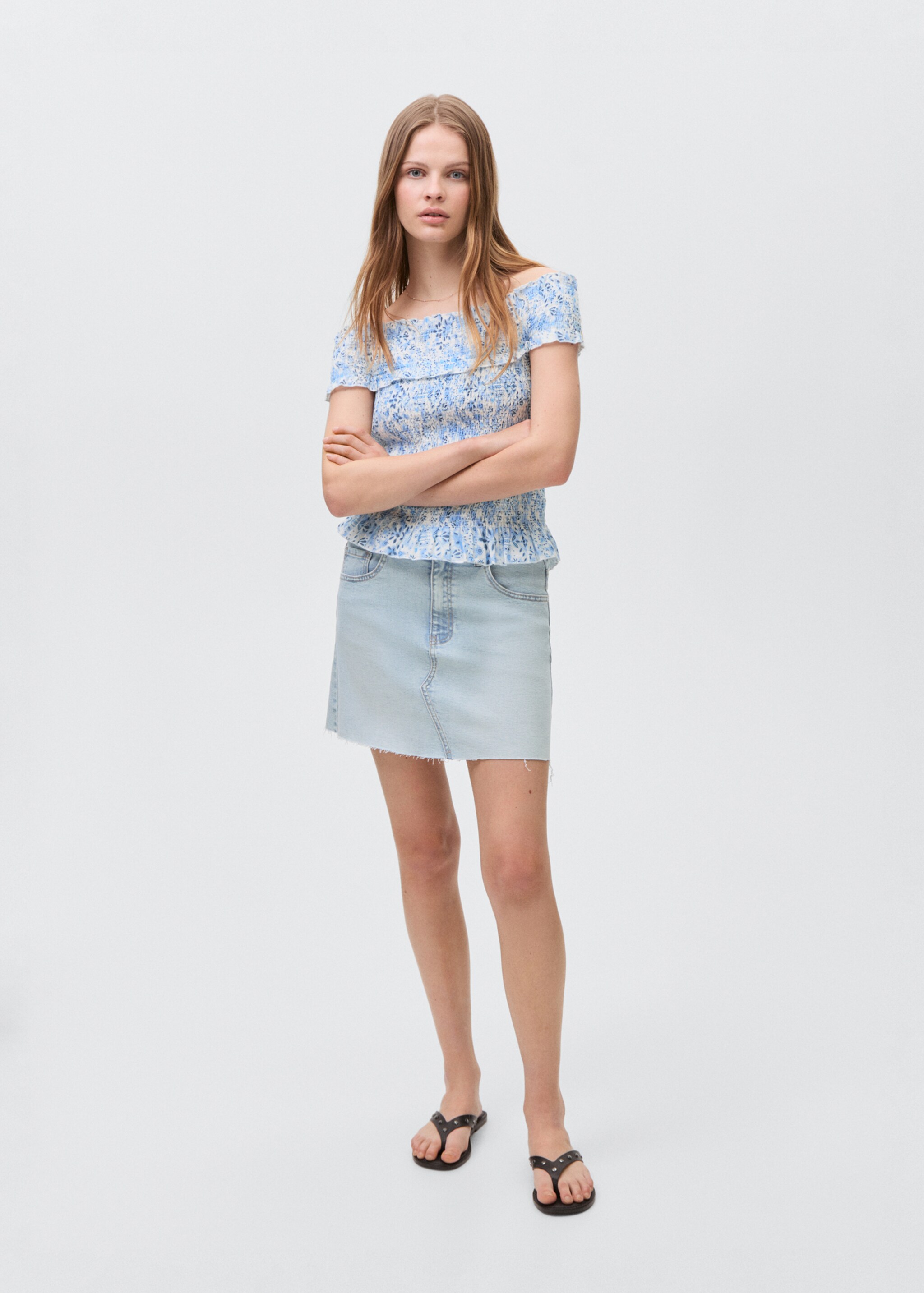 Off-shoulder top - General plane