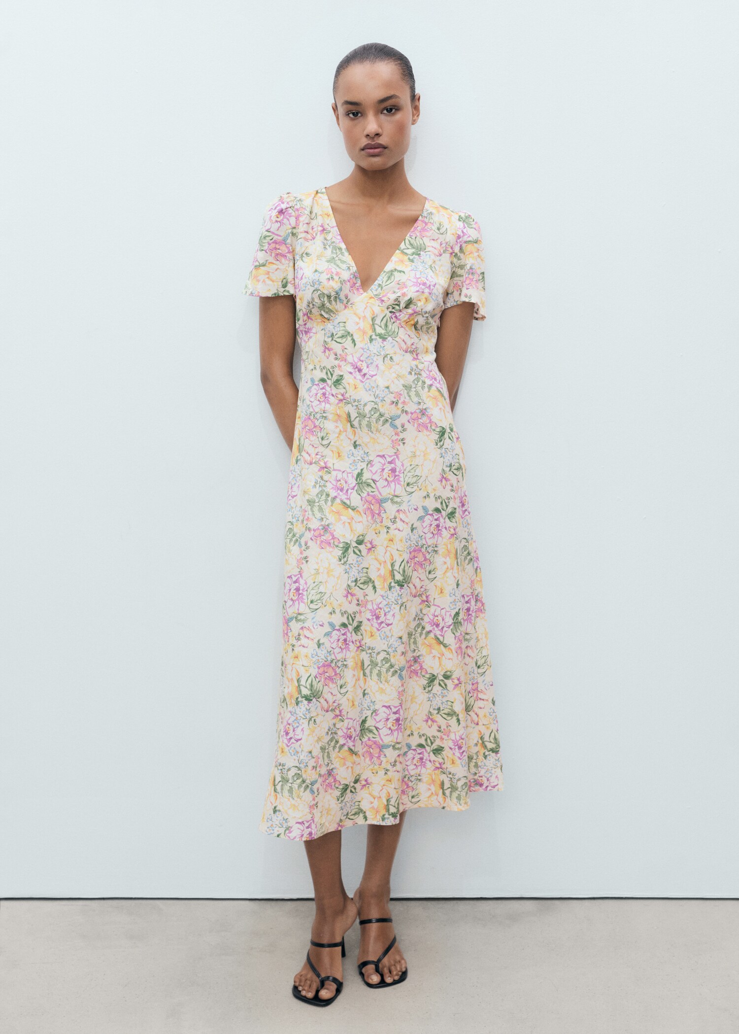 Robe en lin ?� fleurs - Femme | MANGO France m?�tropolitaine
