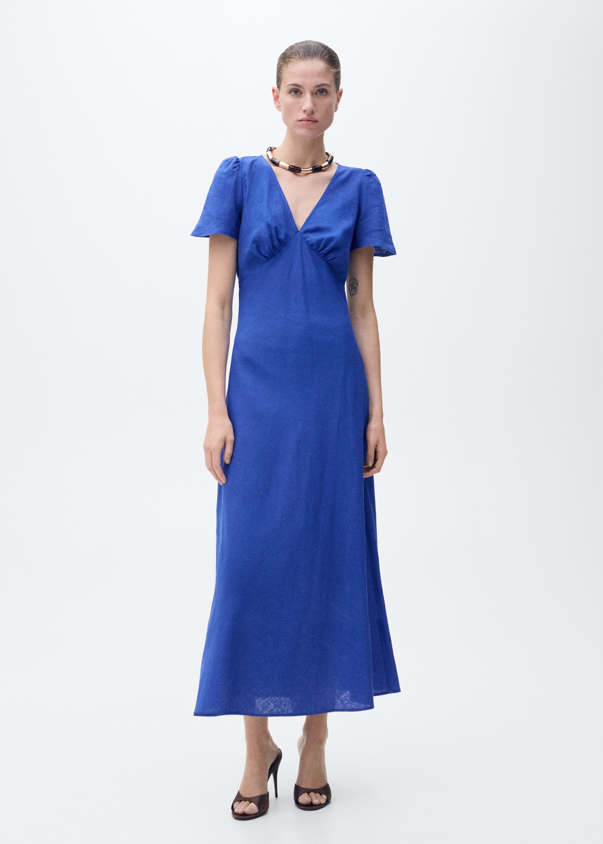 Vestido lino flores - Plano general