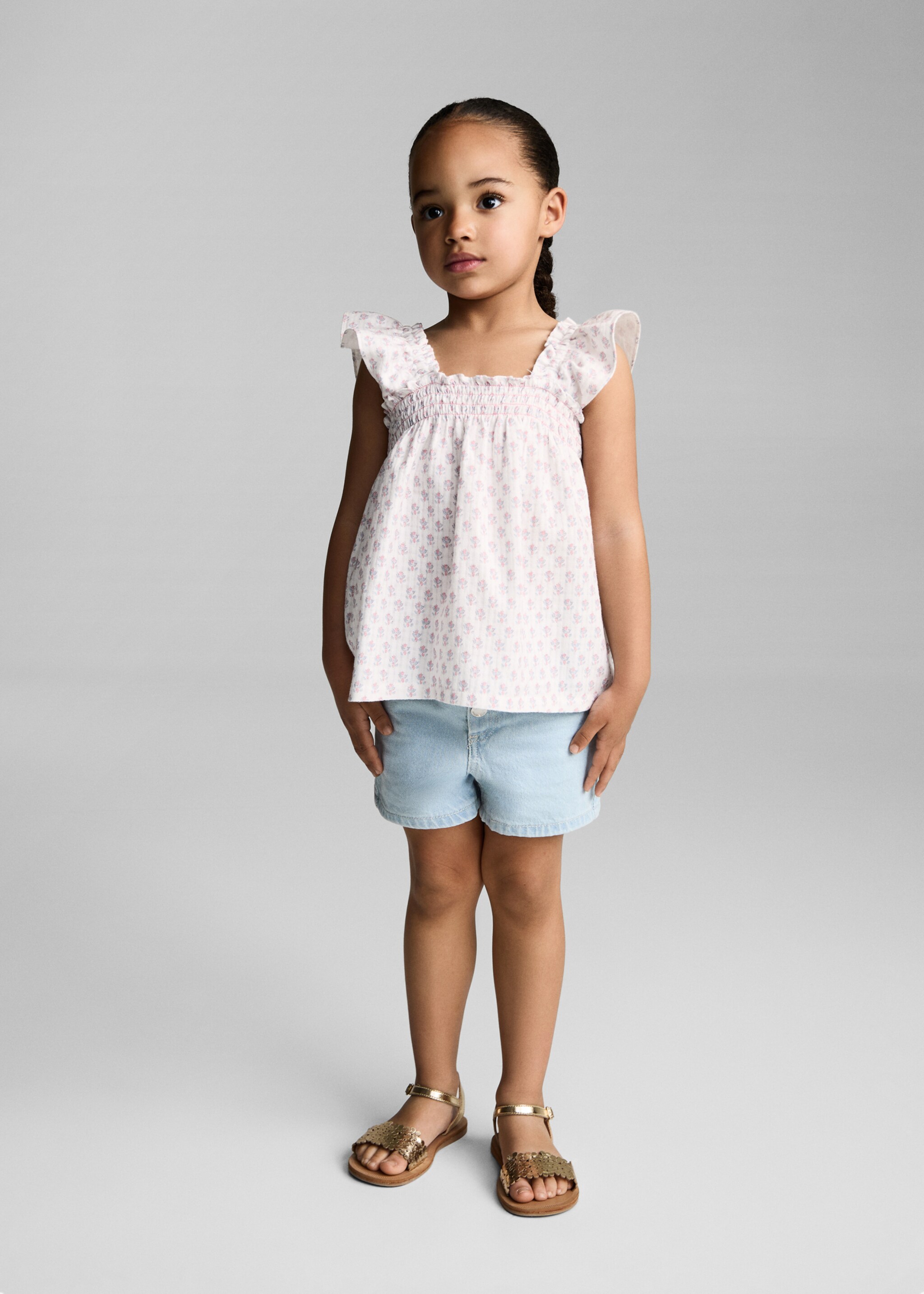 Blusa bordada volantes - Plano general