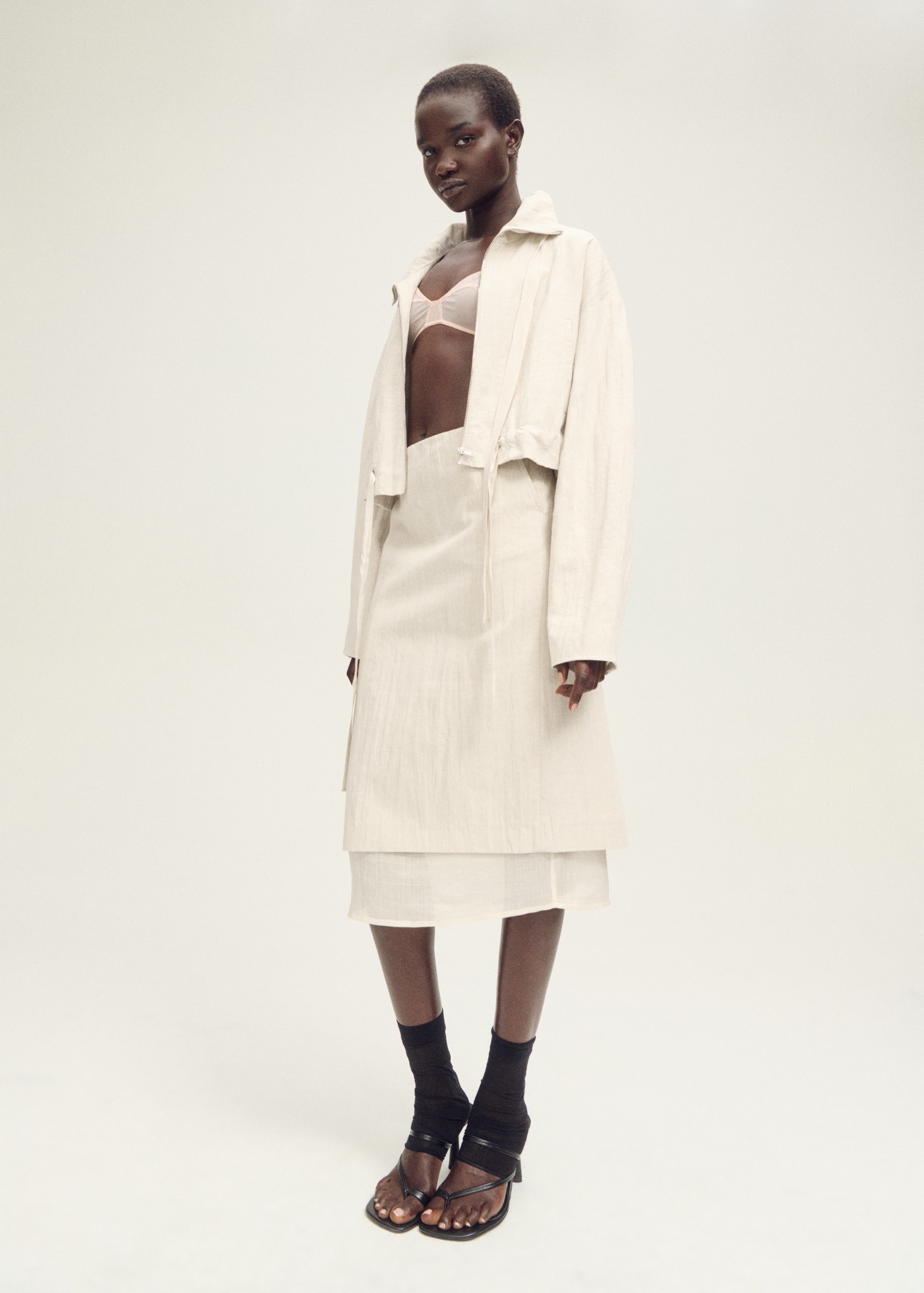 Veste courte en lin mélangé Femme MANGO Côte d'Ivoire