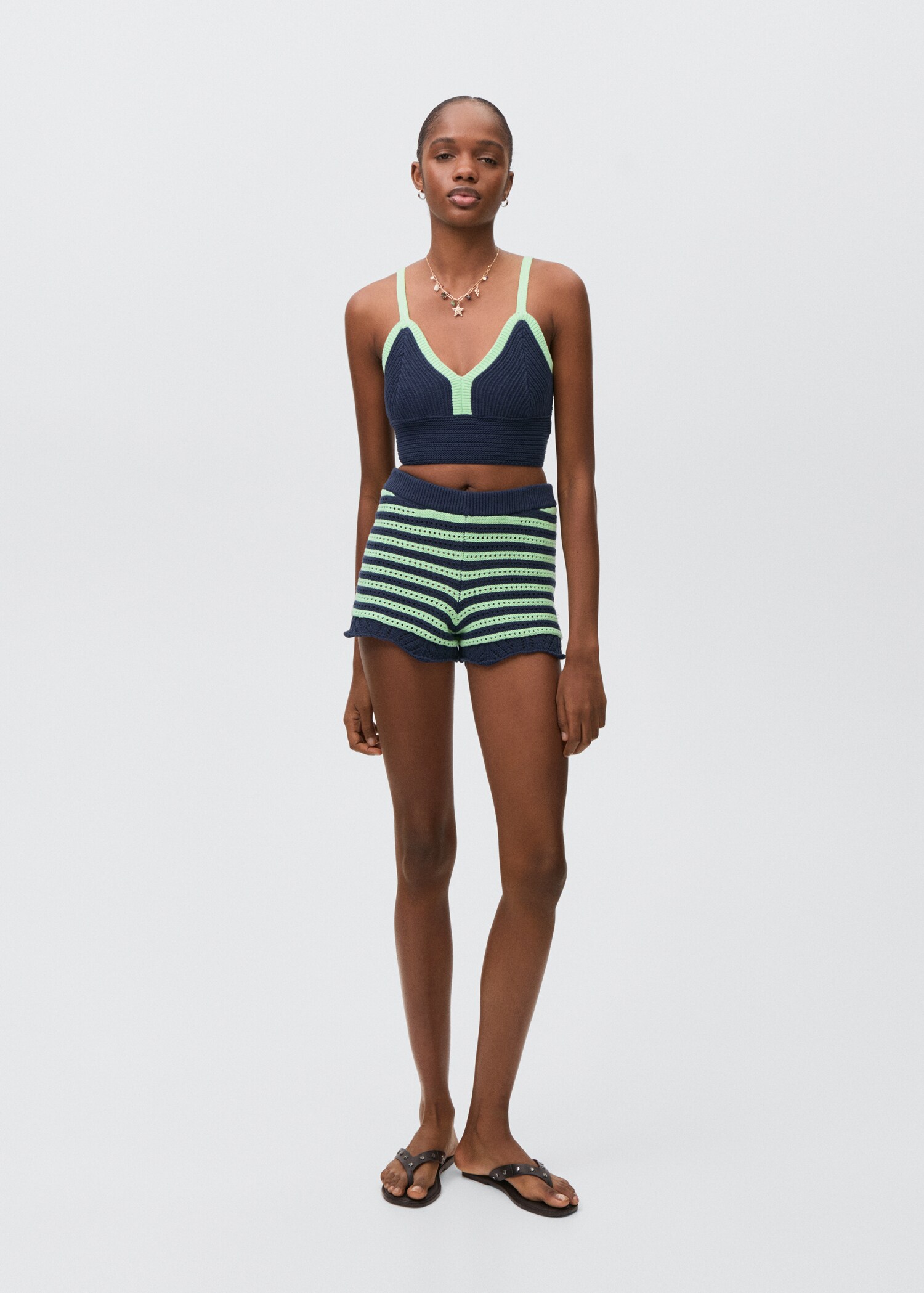 Contrasting crochet top - General plane