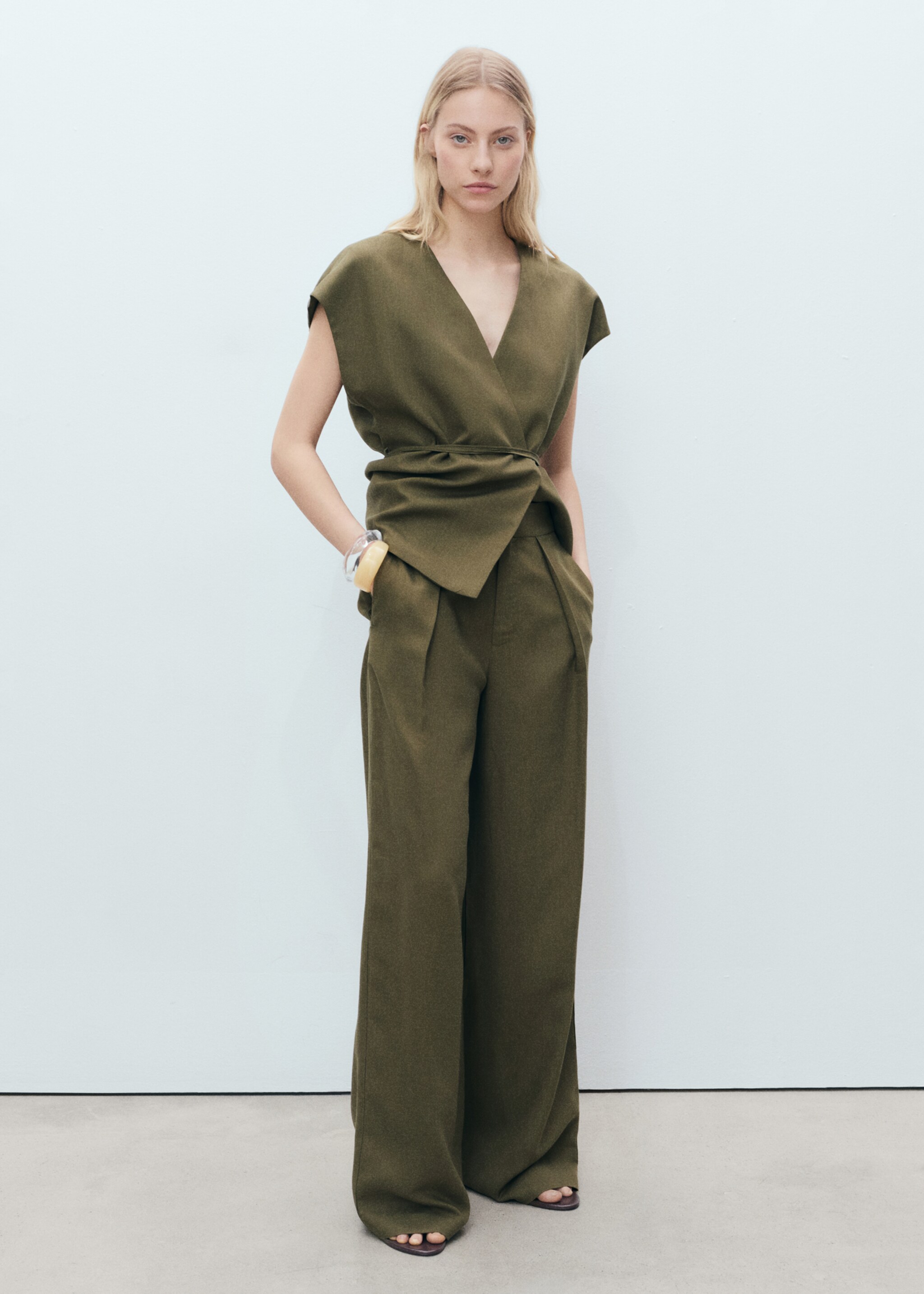 Linen-blend pleated trousers - General plane