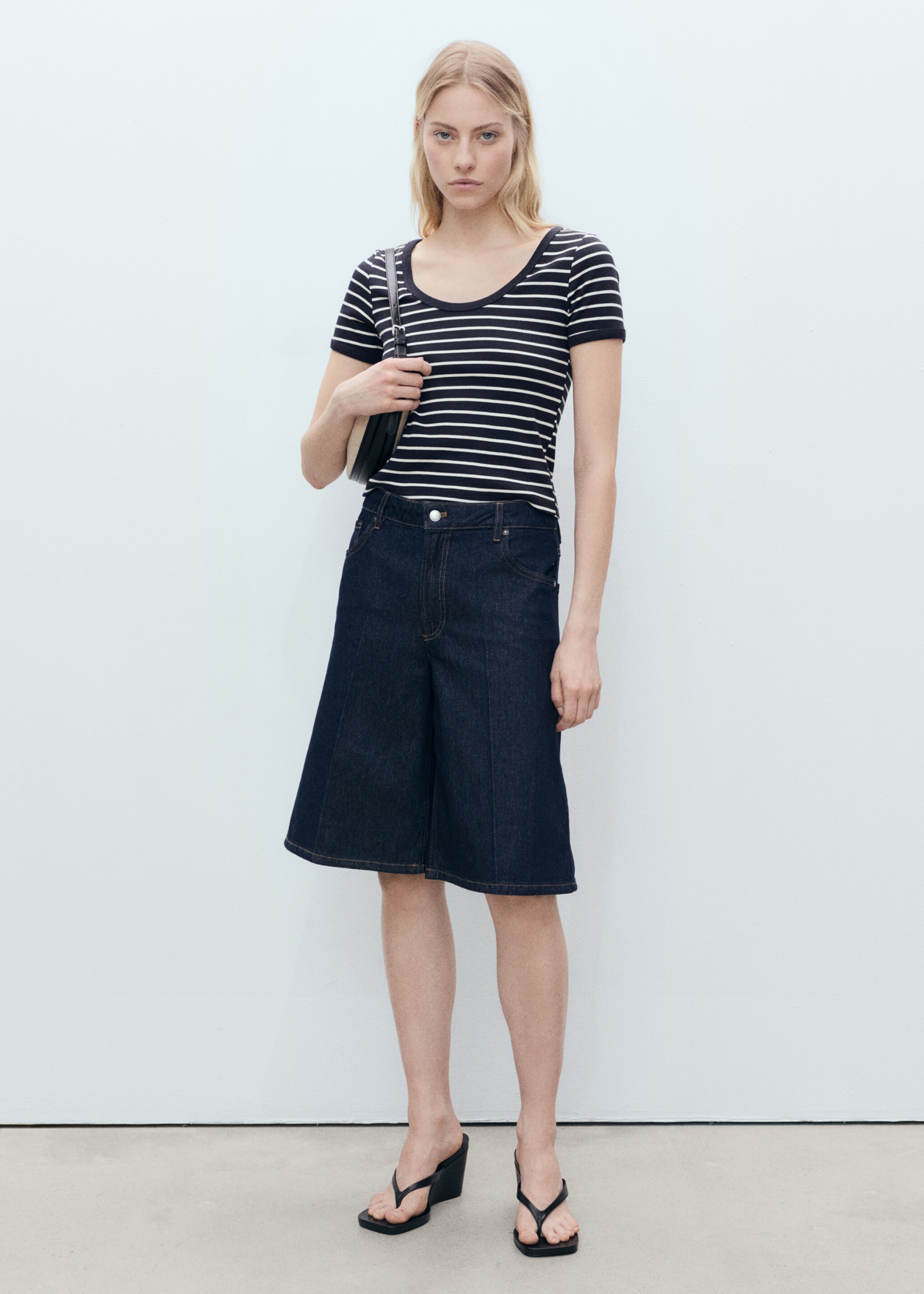 Striped cotton T-shirt with low neckline - General plane