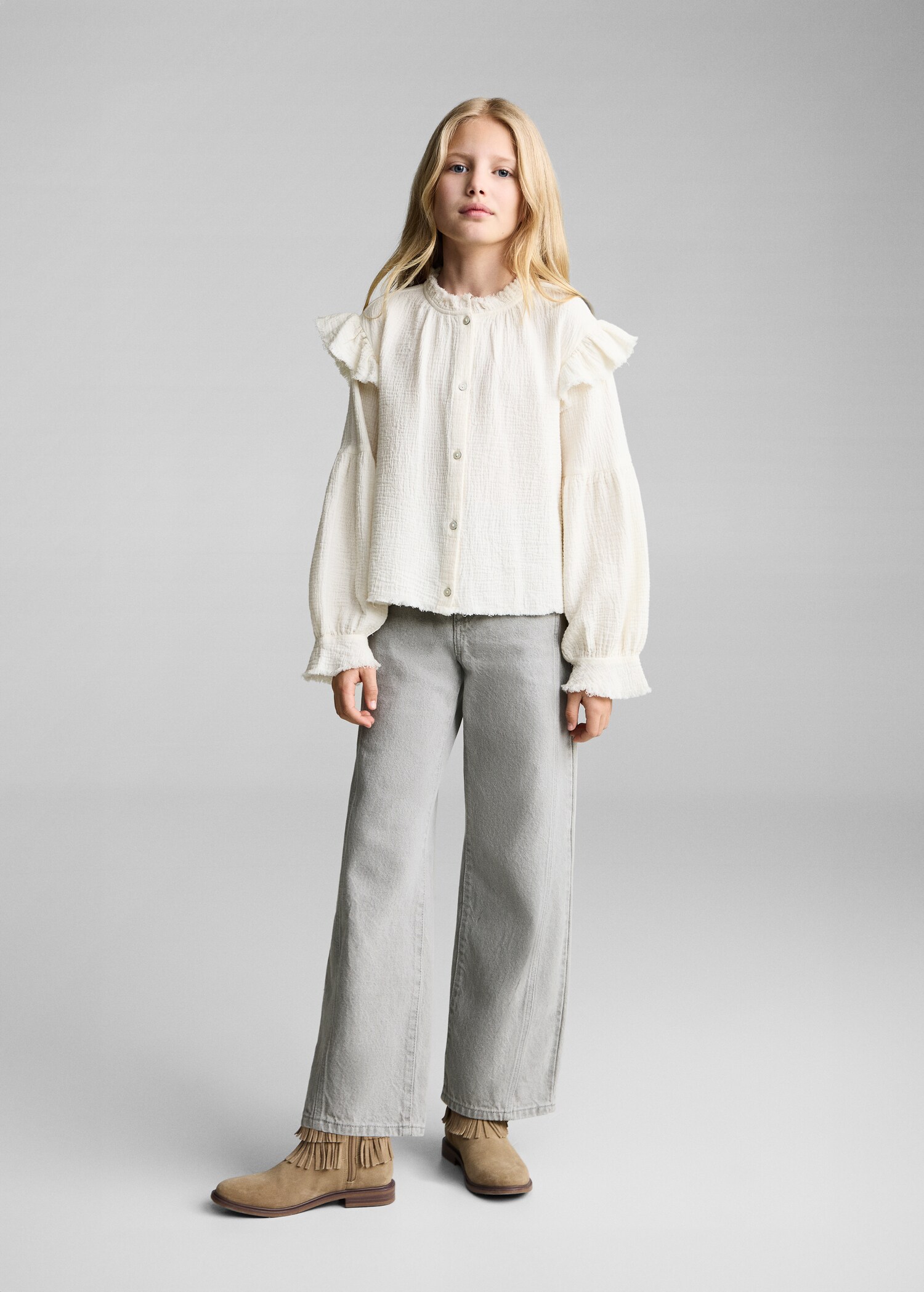 Romantic cheesecloth blouse - General plane