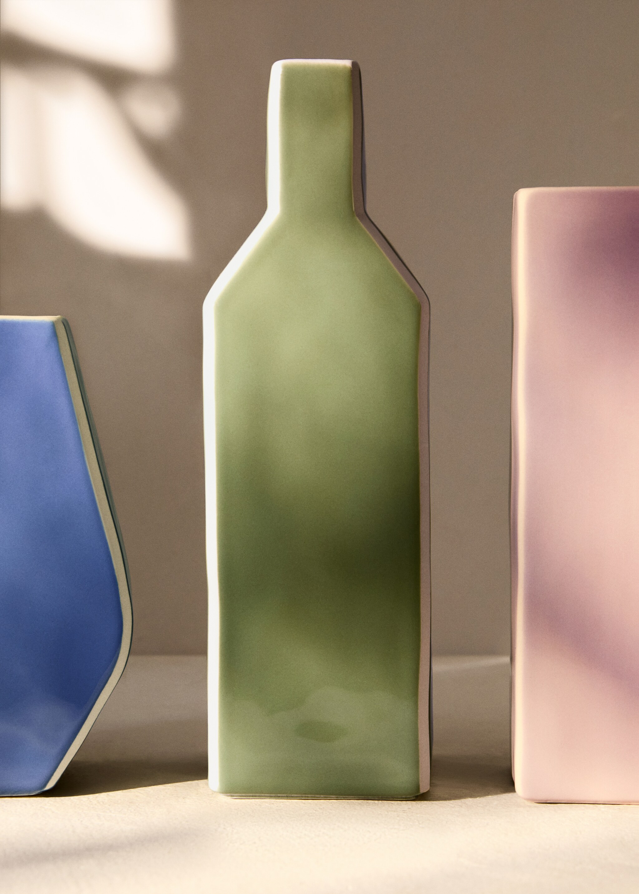 Jarrón gres diseño botella - Plano general
