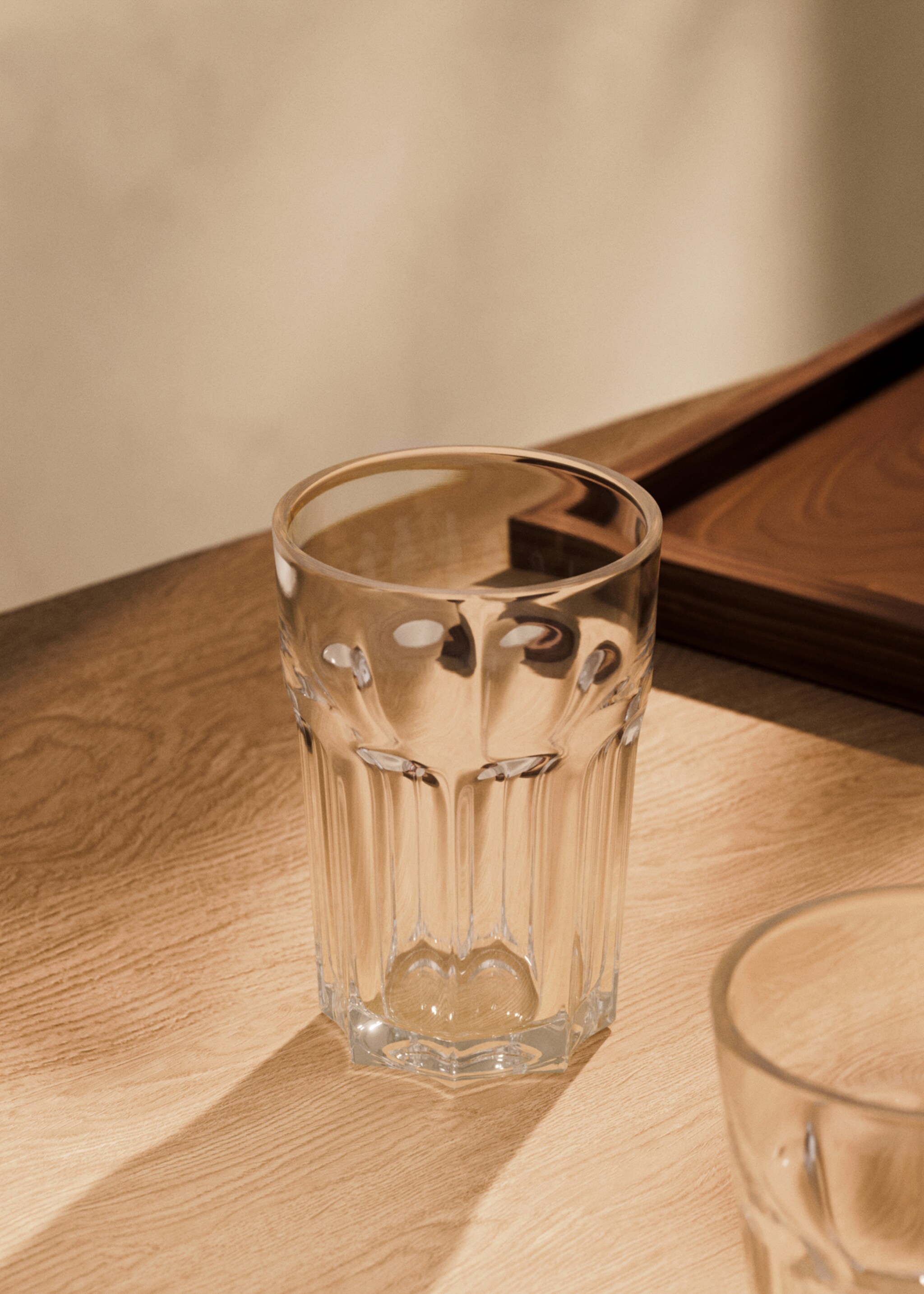 Medium embossed glass - General plane
