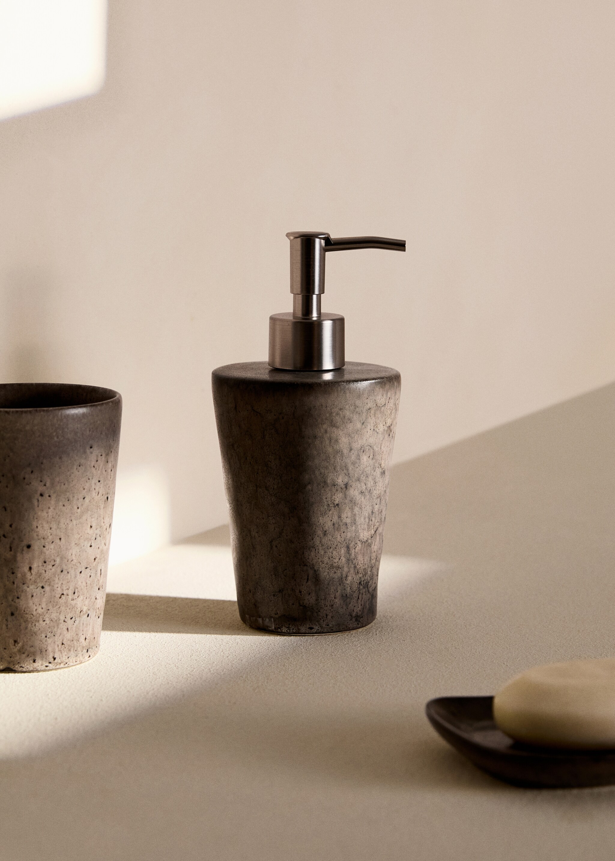 Dispenser sapone modello terracotta - Piano generale