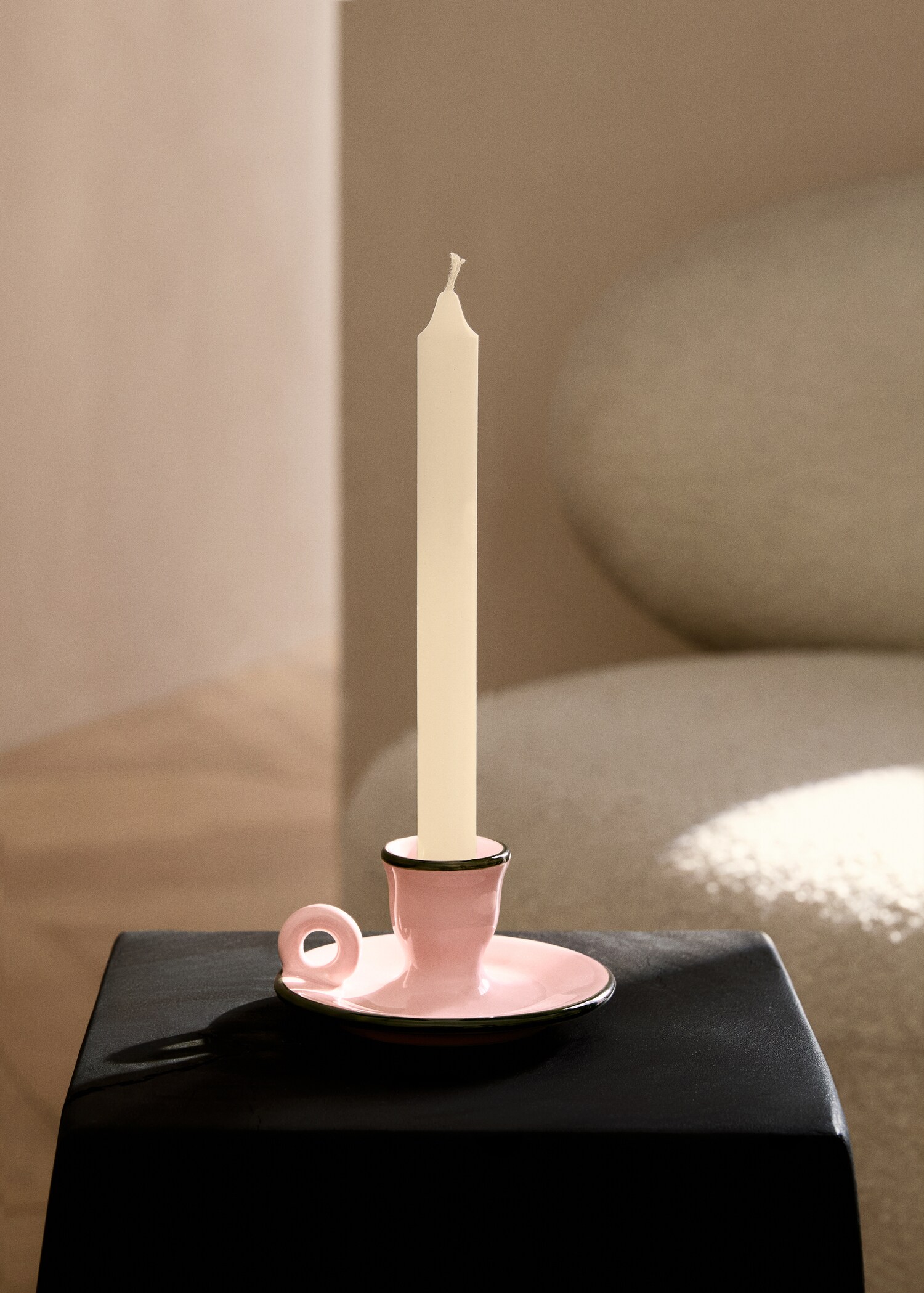 Earthenware candelabra with coloured trim - General plane